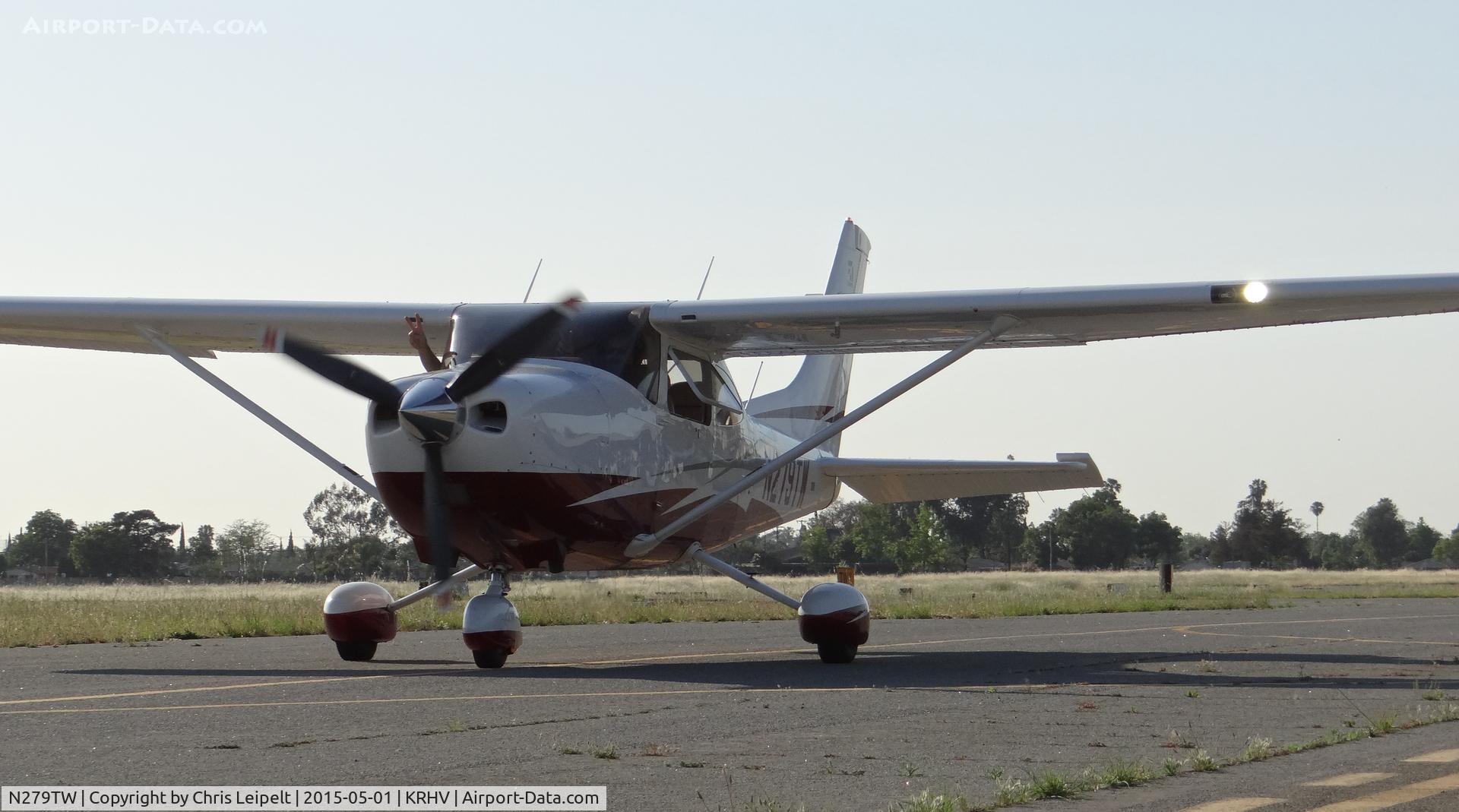N279TW, Cessna T182T Turbo Skylane C/N T18209015, A local Cessna 182 Turbo taxing down Z for a VFR departure.