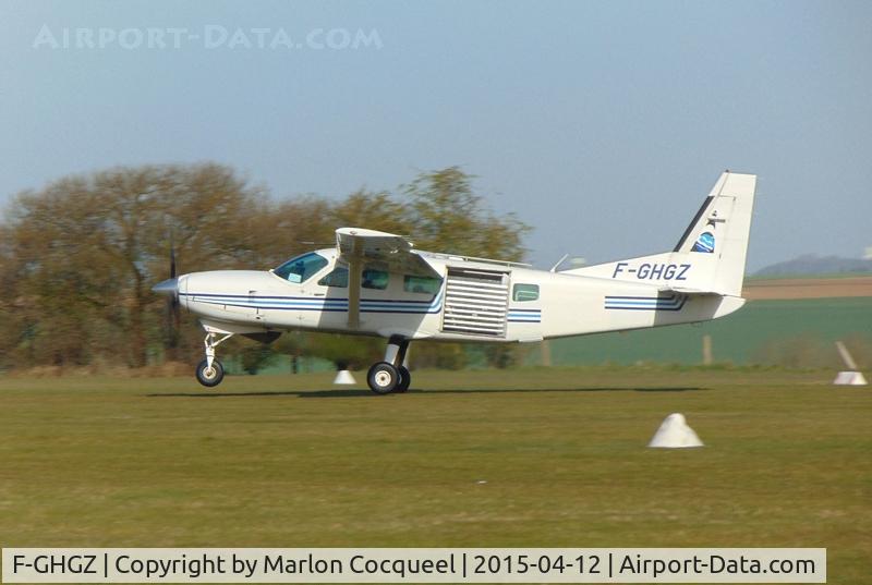 F-GHGZ, 1990 Cessna 208 Caravan I C/N 208-00188, GZ taking off