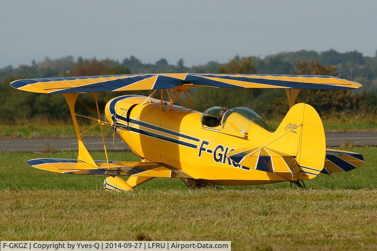 F-GKGZ, 1977 Pitts S-2A Special C/N 2149, Pitts S-2A Special, Holding point, Morlaix-Ploujean airport (LFRU-MXN) air show in september 2014