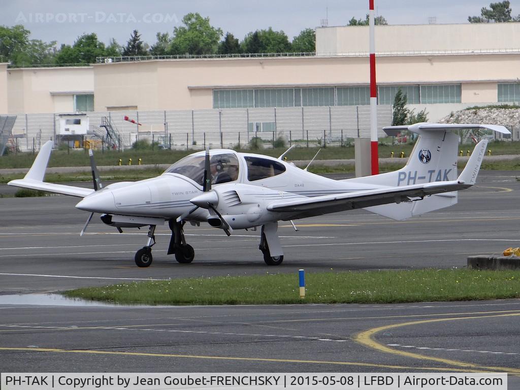PH-TAK, 2006 Diamond DA-42 Twin Star C/N 42.190, private