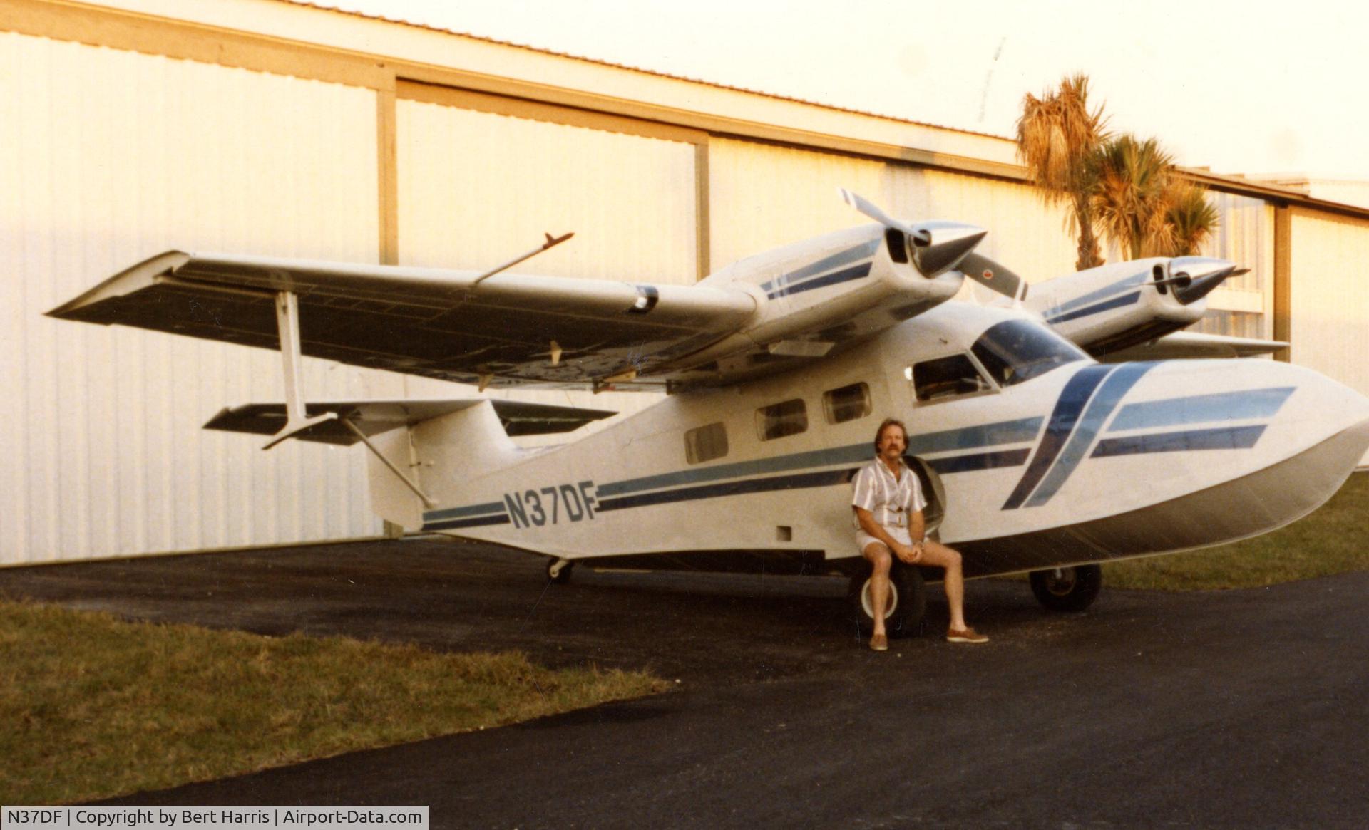 N37DF, 1941 Grumman G-44A Super Widgeon C/N 1215, At the hangar in Ft Lauderdale 1986
