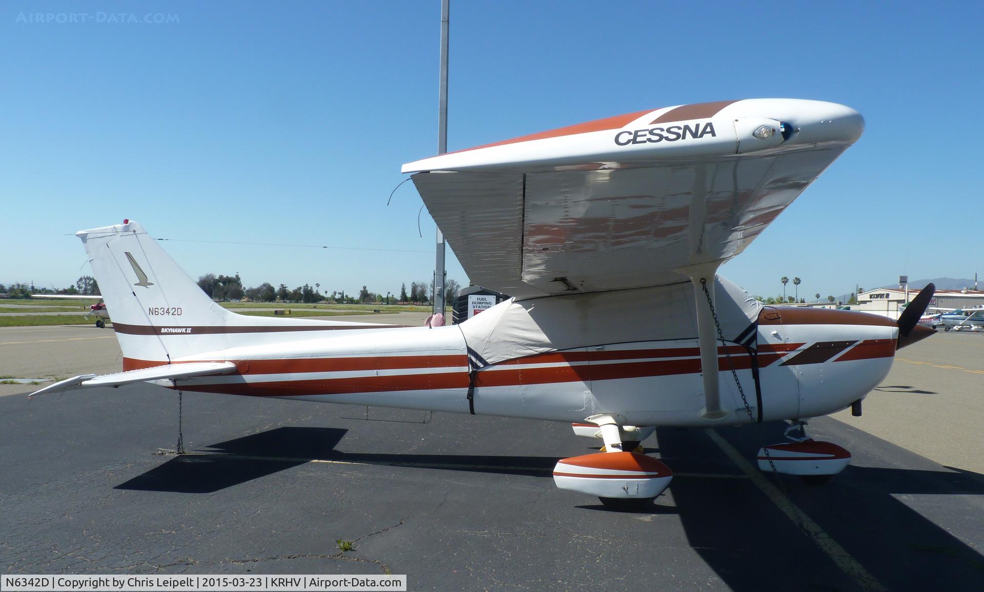 N6342D, 1979 Cessna 172N C/N 17272728, A transient 1979 Cessna 172N visiting Reid Hillview Airport, San Jose, CA.