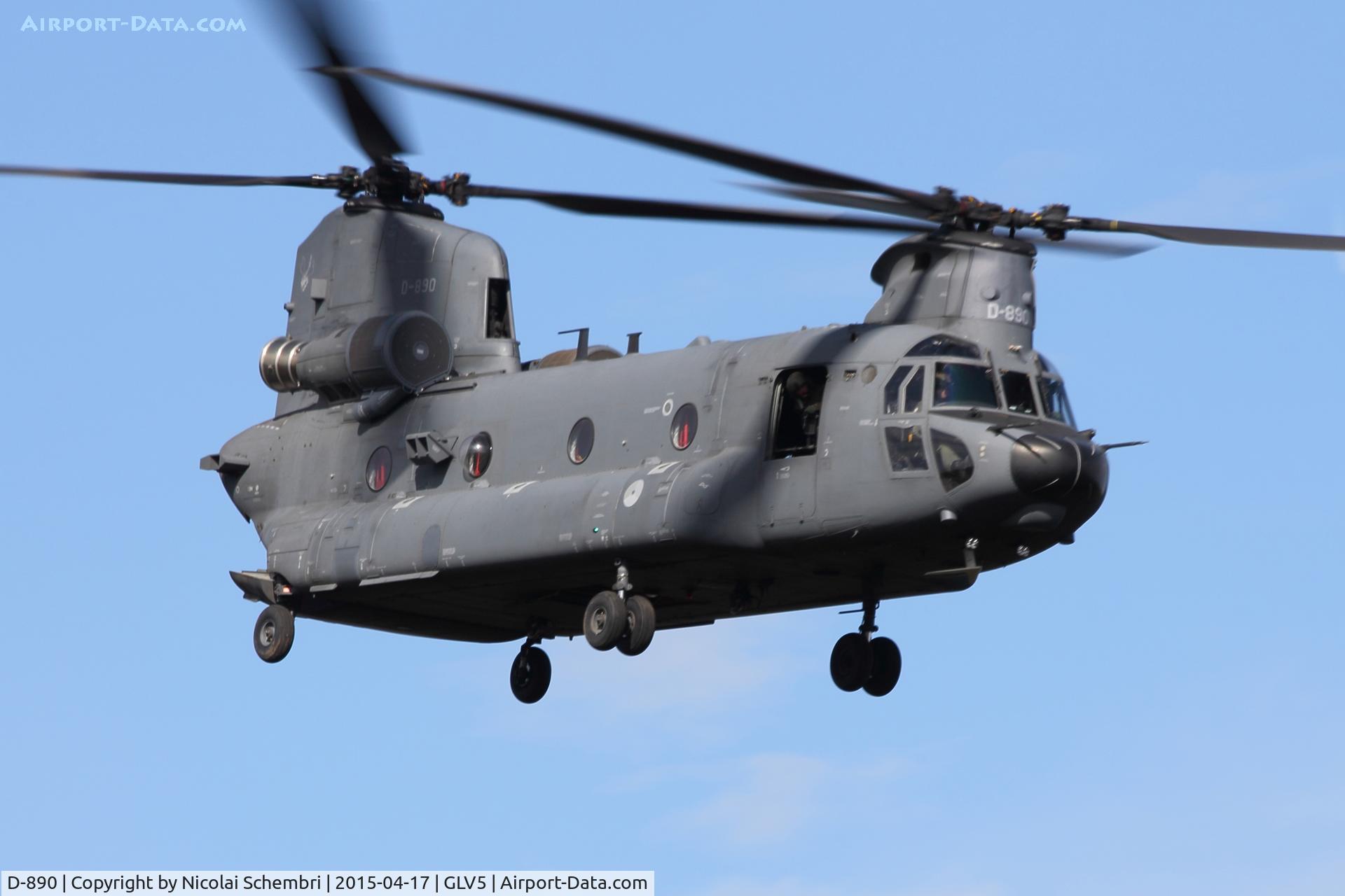 D-890, Boeing CH-47F Chinook C/N M.8890, Training at the GLV5 range