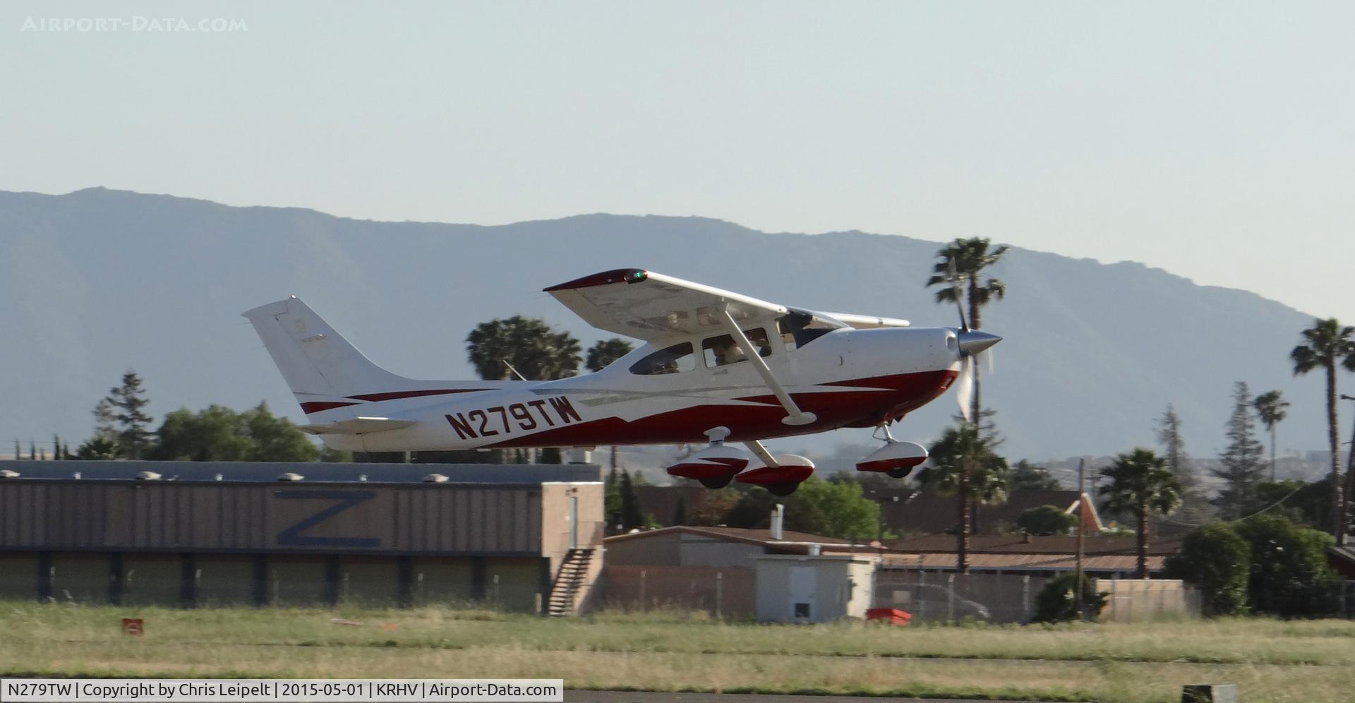 N279TW, Cessna T182T Turbo Skylane C/N T18209015, A local Cessna 182 Turbo taking off on 31R at Reid Hillview Airport, San Jose, CA.