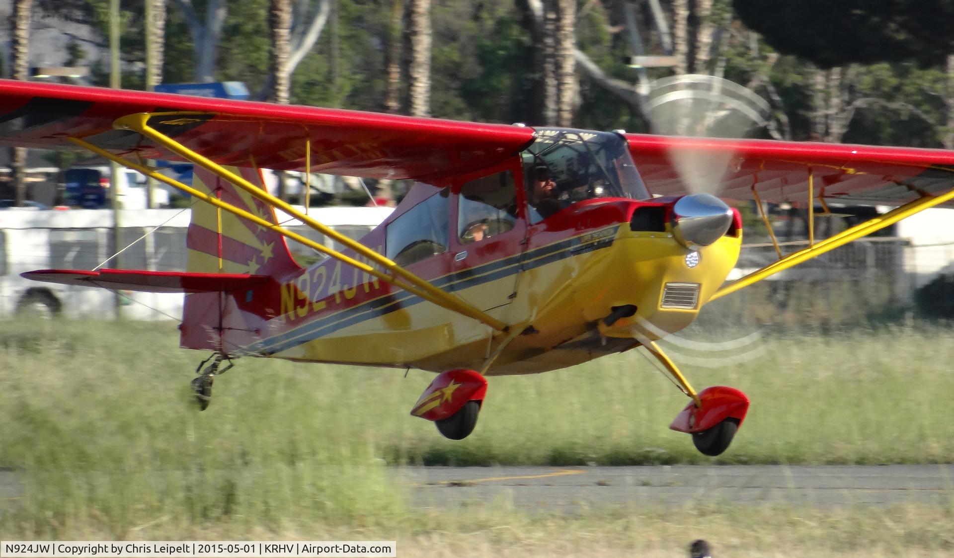 N924JW, 2000 American Champion 8KCAB Decathlon C/N 860-2000, A local 2000 American Champion 8KCAB departing on runway 31R at Reid Hillview Airport, San Jose, CA.
