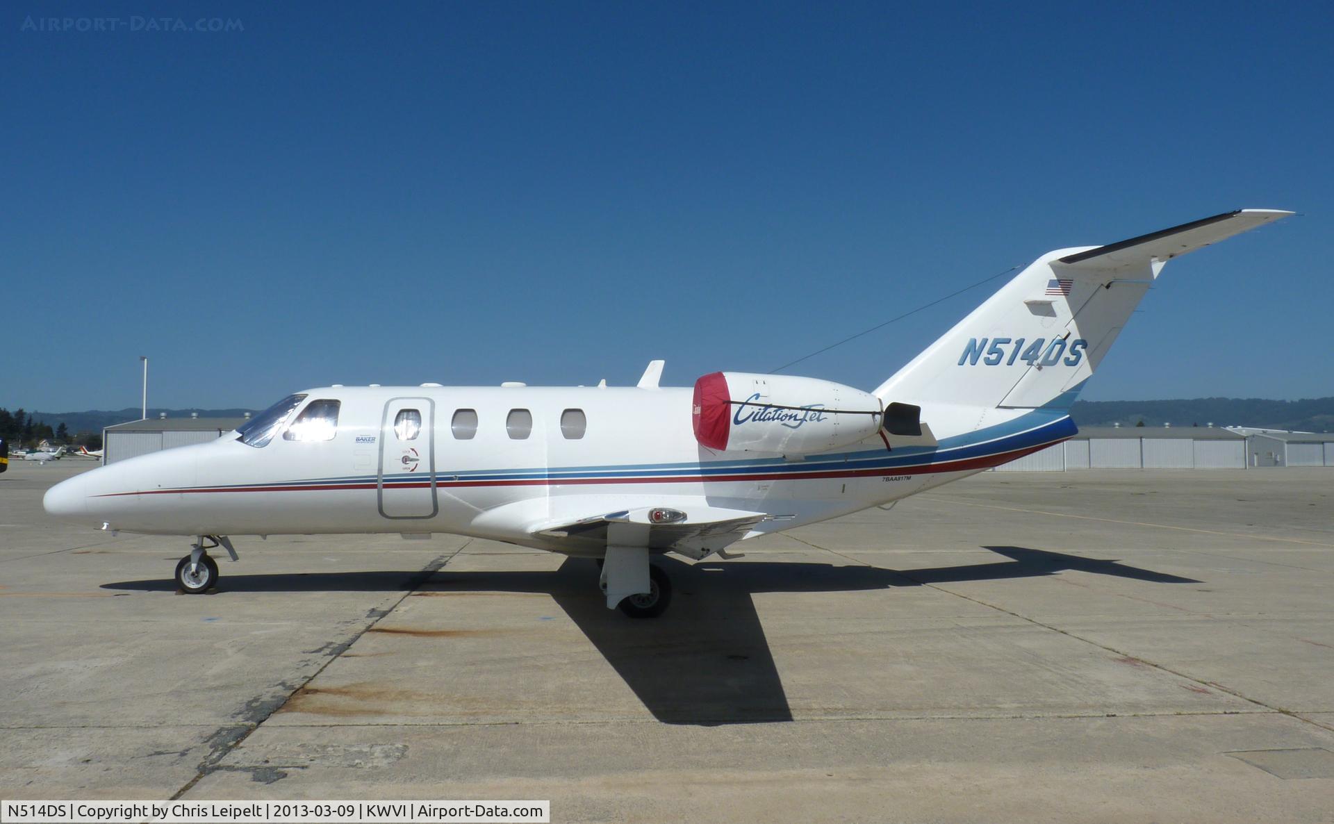 N514DS, 1998 Cessna 525 CitationJet C/N 525-0255, A 1998 Cessna Citation Jet 1 visiting Watsonville Municipal Airport, Watsonville, CA.