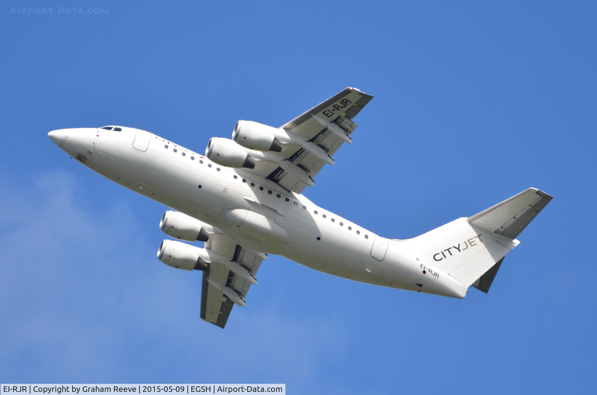 EI-RJR, 2000 British Aerospace Avro 146-RJ85A C/N E2364, Departing from Norwich.