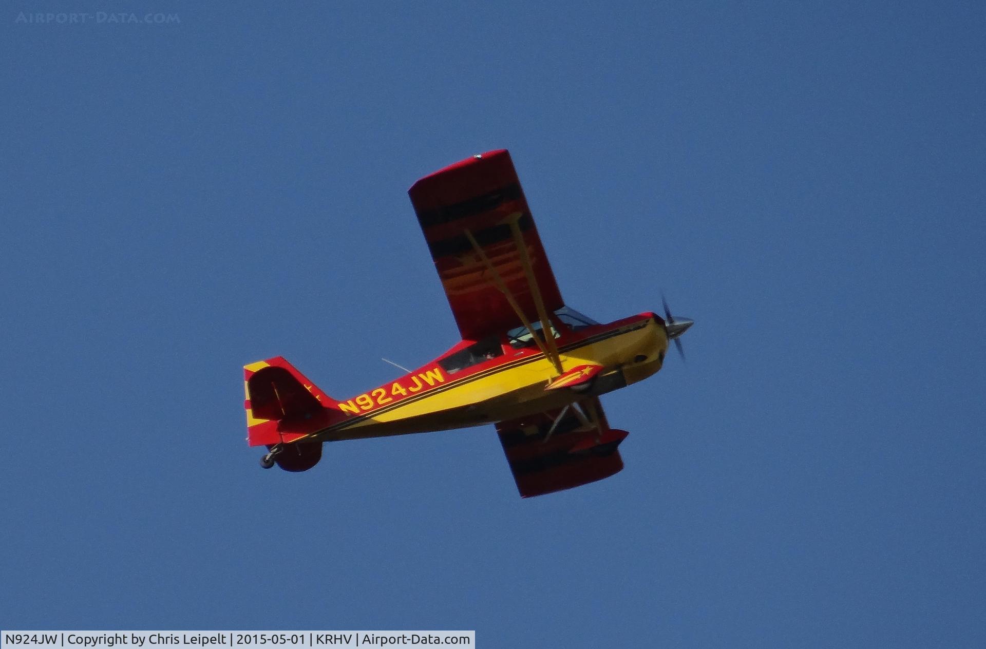 N924JW, 2000 American Champion 8KCAB Decathlon C/N 860-2000, A 2000 American Champion 8KCAB climbing through 2000 feet at Reid Hillview Airport, San Jose, CA.