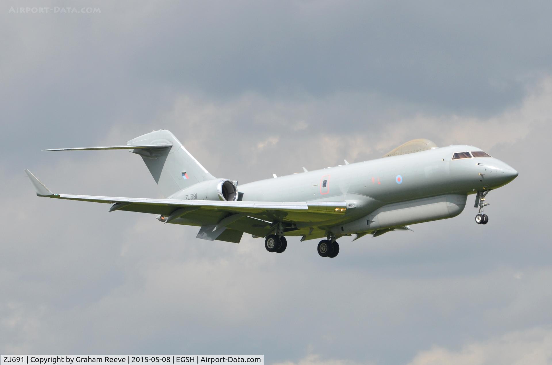 ZJ691, 2002 Bombardier BD-700-1A10 Sentinel R1 C/N 9123, Landing on Norwich's runway 