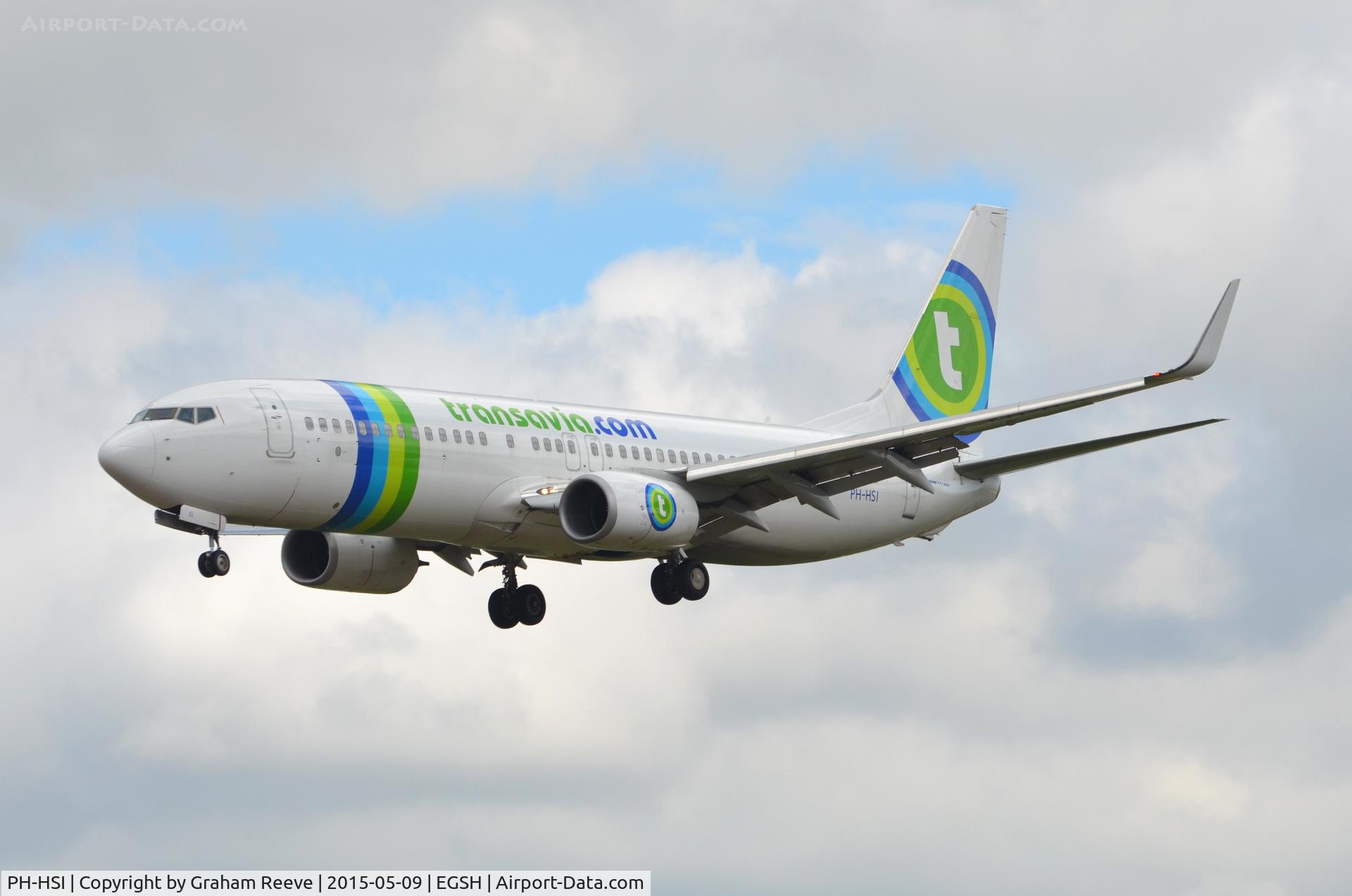PH-HSI, 2013 Boeing 737-8K2 C/N 42148, Landing at Norwich.