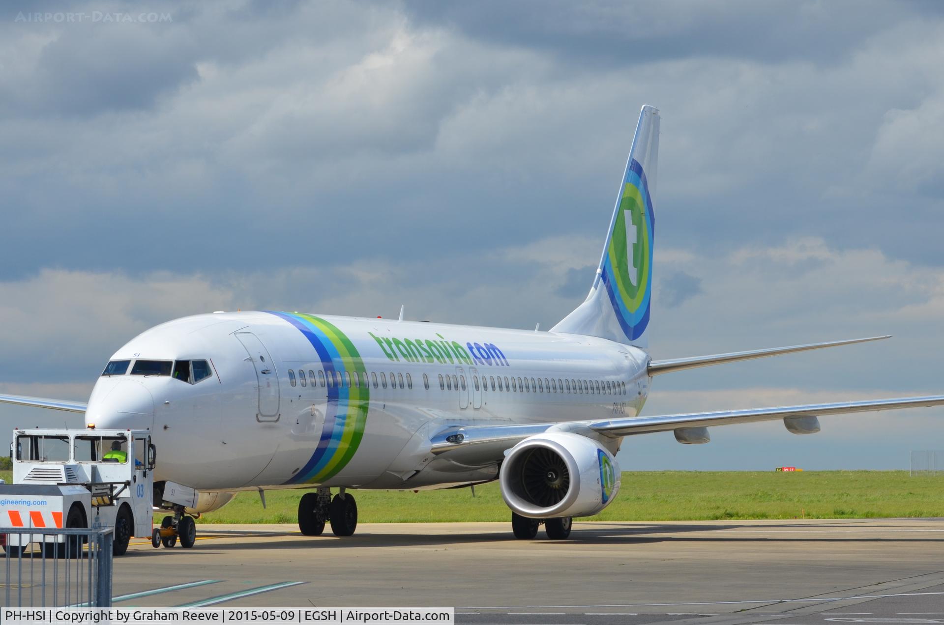 PH-HSI, 2013 Boeing 737-8K2 C/N 42148, Being towed on to stand.