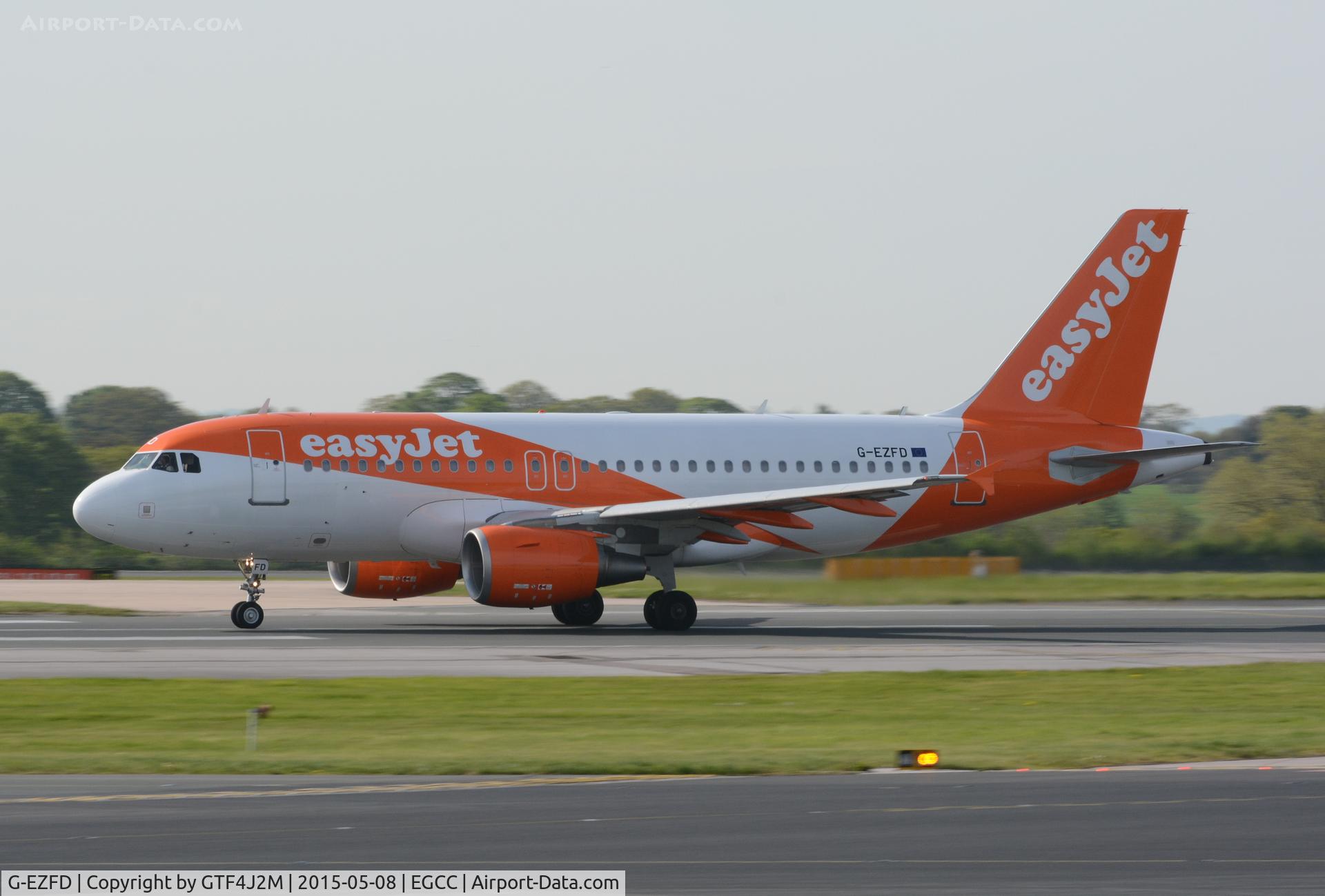 G-EZFD, 2009 Airbus A319-111 C/N 3810, G-EZFD  easyJet  in new scheme  at Manchester 8.5.15