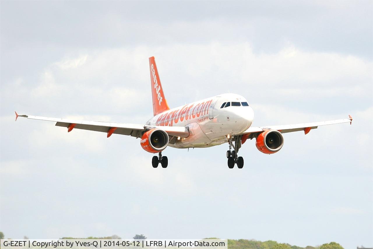 G-EZET, 2004 Airbus A319-111 C/N 2271, Airbus A319-111, On final rwy 07R, Brest-Bretagne airport (LFRB-BES)