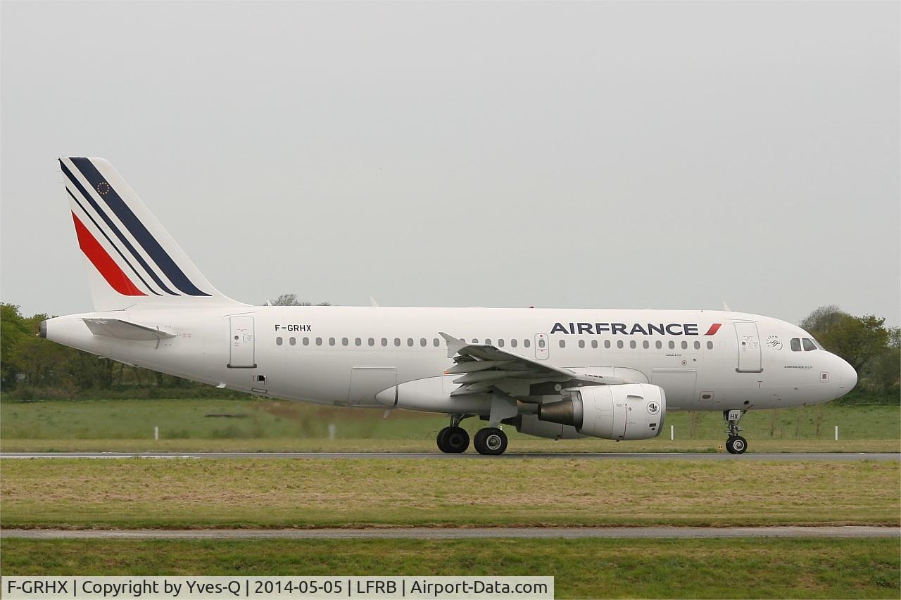 F-GRHX, 2001 Airbus A319-111 C/N 1524, Airbus A319-111, Taxiing to holding point rwy 25L, Brest-Bretagne Airport (LFRB-BES)