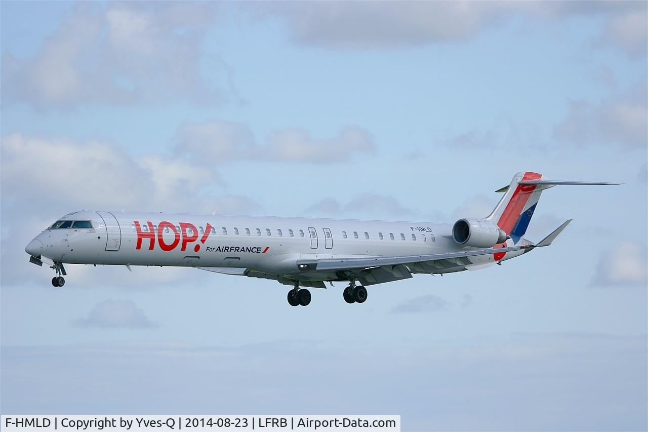 F-HMLD, 2010 Bombardier CRJ-1000EL NG (CL-600-2E25) C/N 19007, Bombardier CRJ-1000, On final rwy 25L, Brest-Bretagne Airport (LFRB-BES)