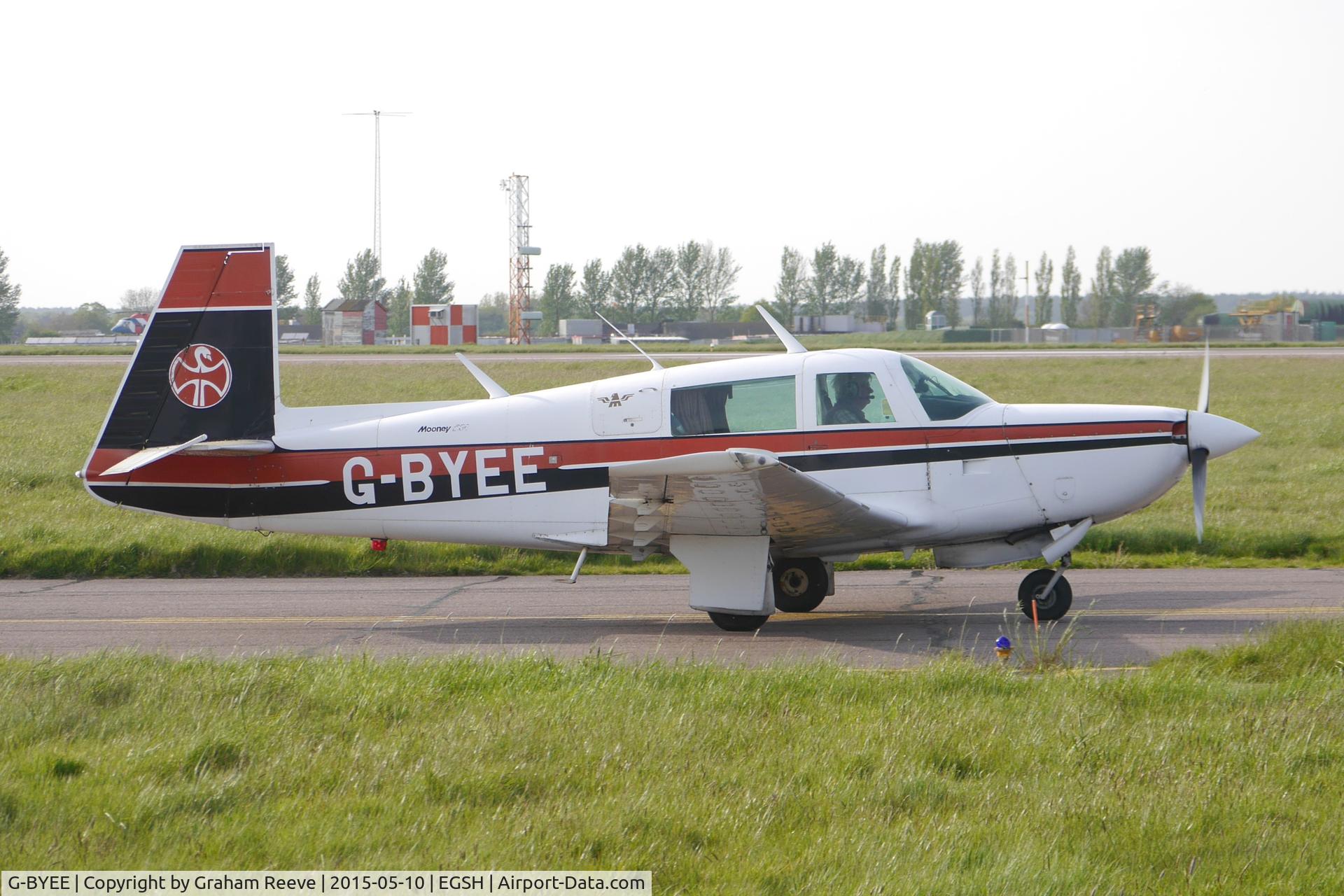G-BYEE, 1980 Mooney M20K C/N 25-0282, About to depart from Norwich.