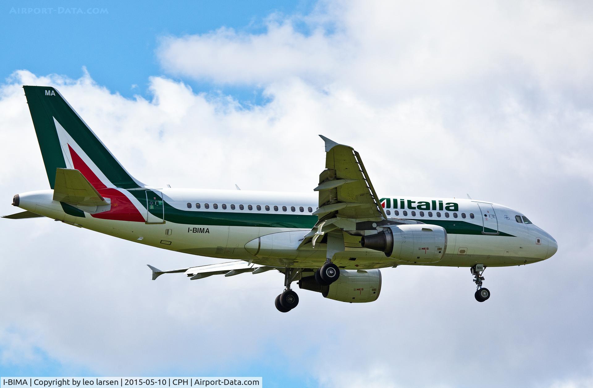 I-BIMA, 2002 Airbus A319-112 C/N 1722, Copenhagen 10.5.15
