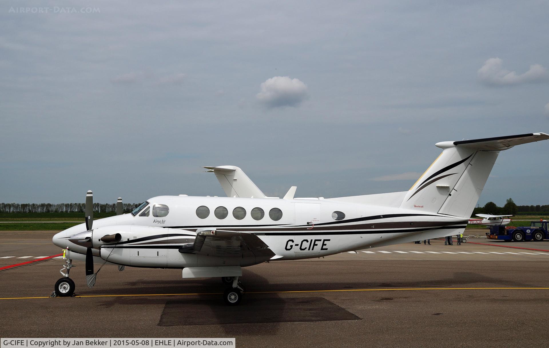 G-CIFE, 2003 Raytheon B200 King Air C/N BB-1829, Lelystad Airport