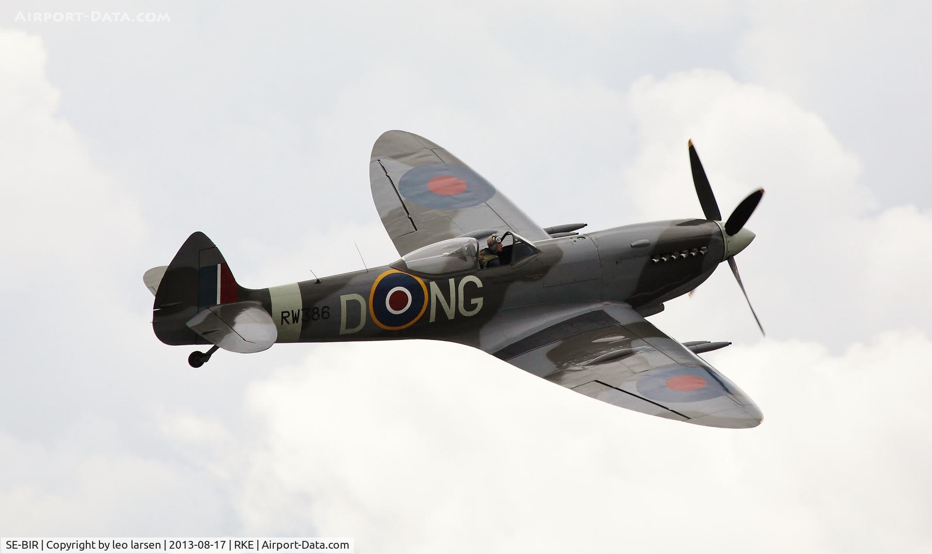 SE-BIR, 1945 Supermarine 361 Spitfire LF.XVIe C/N CBAF.IX.4644, Roskilde Air Show 17.8.13
