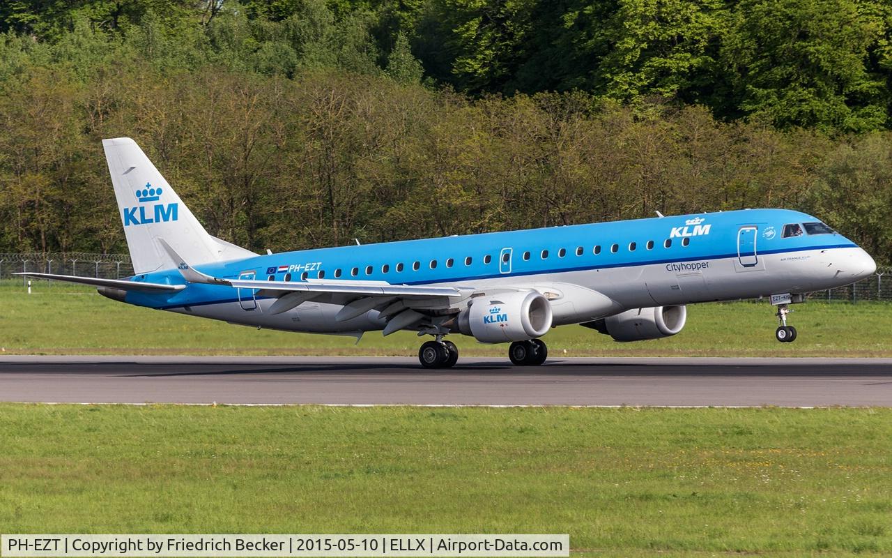 PH-EZT, 2012 Embraer 190LR (ERJ-190-100LR) C/N 19000519, decelerating after touchdown