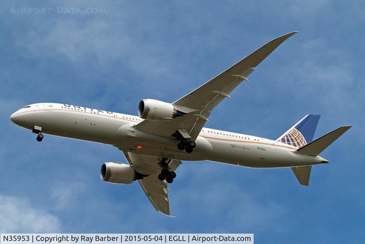 N35953, 2015 Boeing 787-9 Dreamliner C/N 36404, Boeing 787-9 Dreamliner [36404] (United Airlines) Home~G 04/05/2015. On approach 27R.
