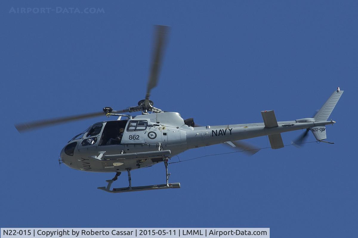 N22-015, Aérospatiale AS-350BA Ecureuil C/N 1739, Over Grand Harbour