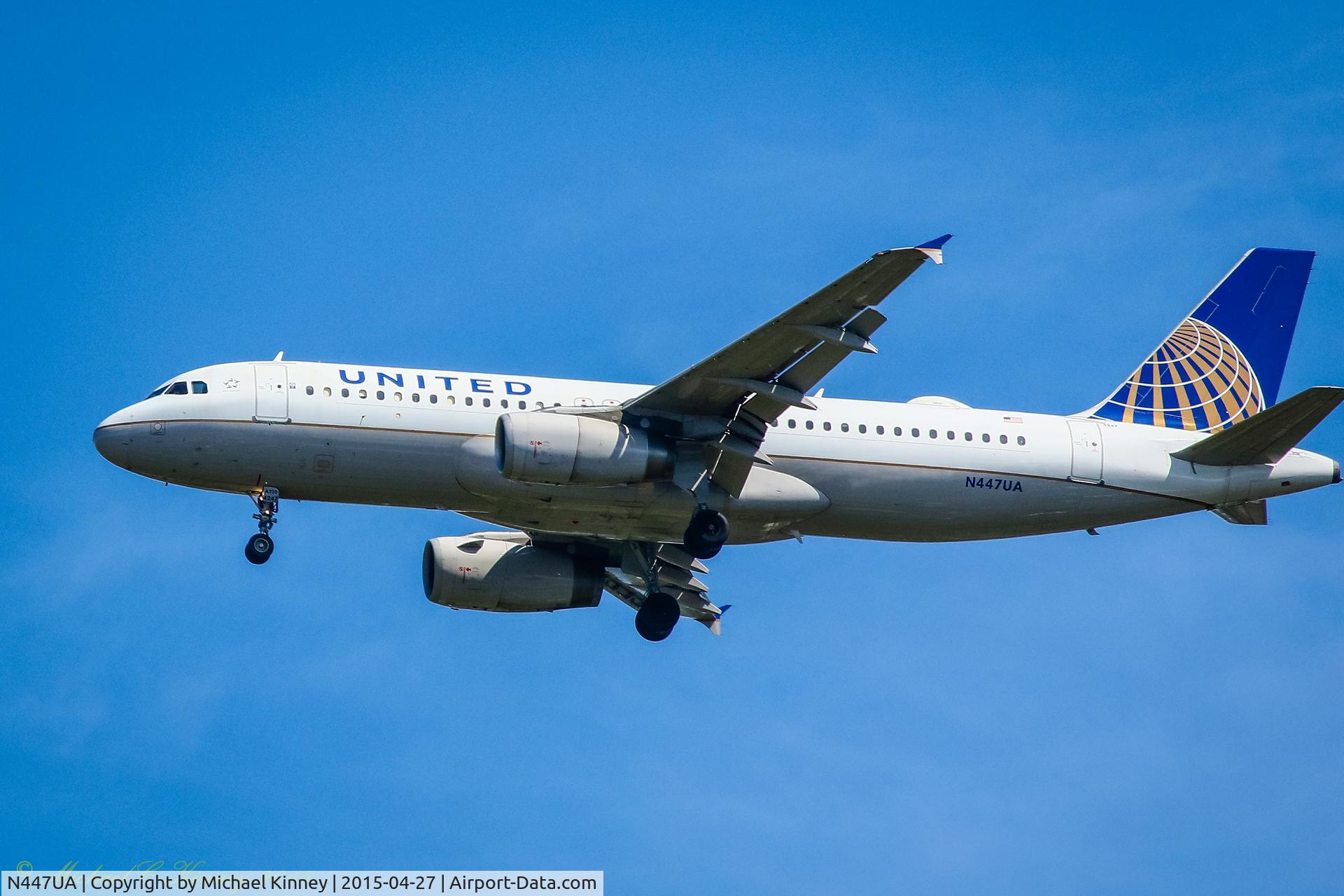 N447UA, 1998 Airbus A320-232 C/N 836, Near Seattle
