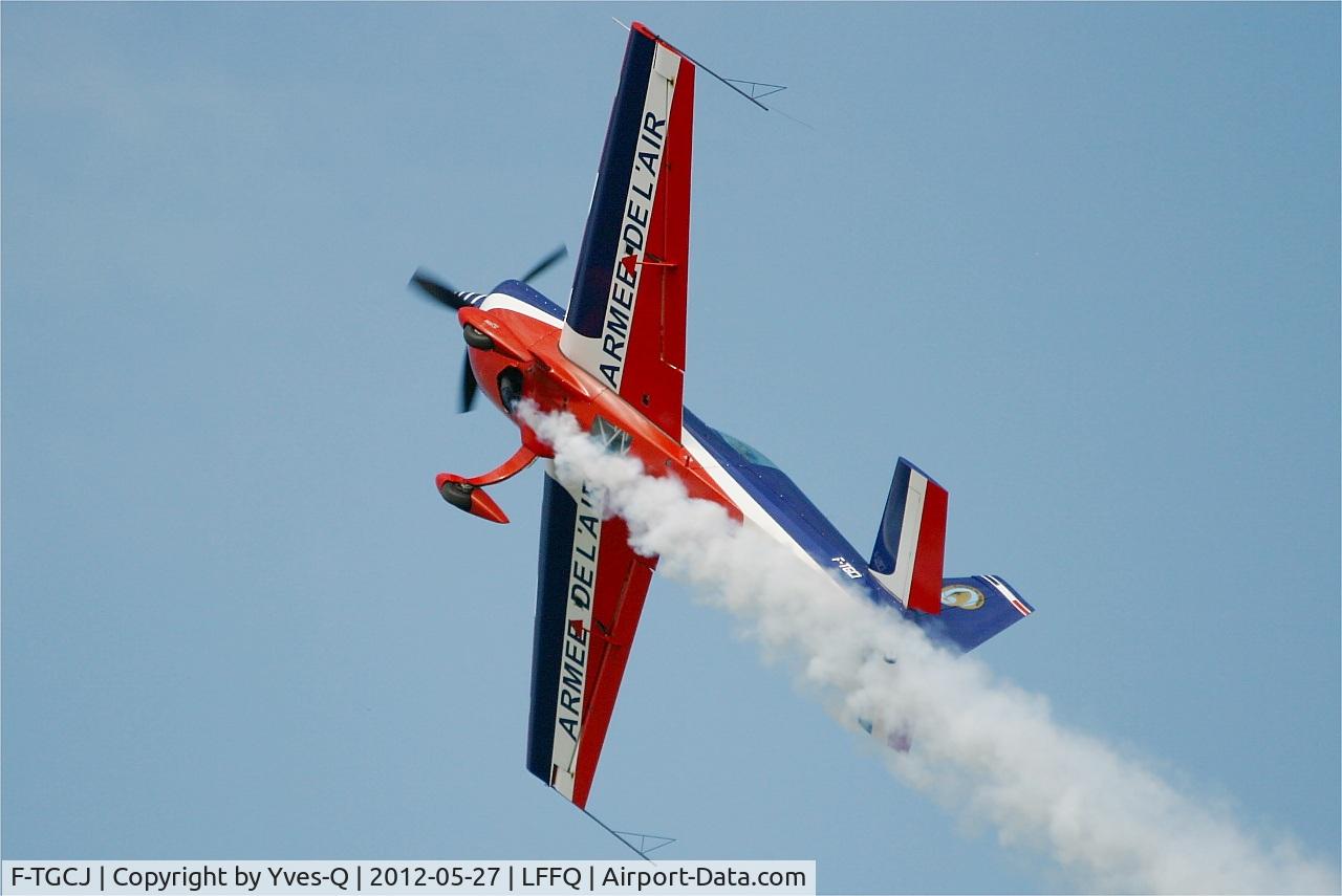 F-TGCJ, Extra EA-330SC C/N 05, Extra 330SC n ° SC004, On display, La Ferté-Alais Airfield (LFFQ) Air Show 2012
