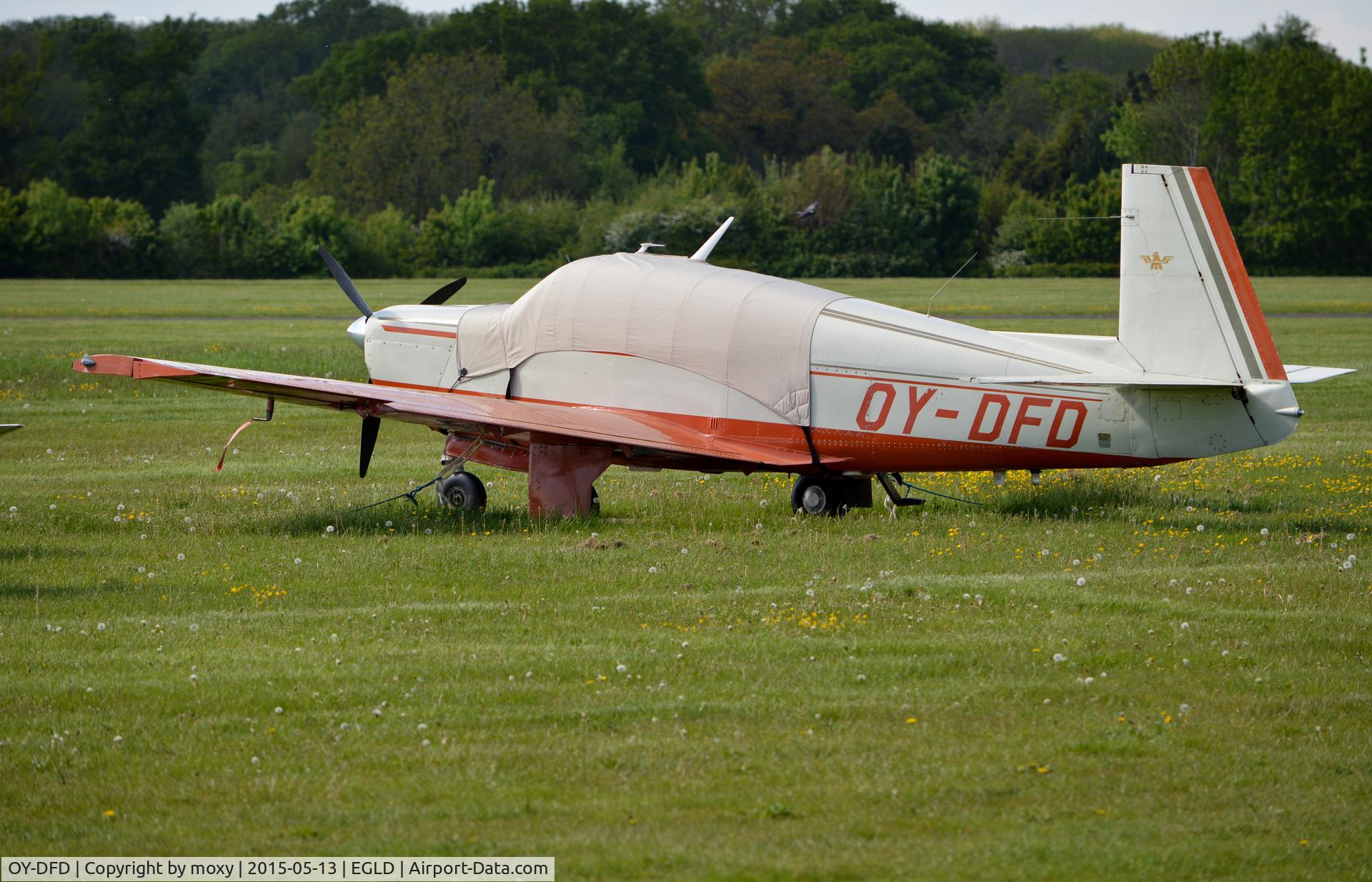 OY-DFD, 1967 Mooney M20F Executive C/N 670327, Mooney M2OF at Denham.
