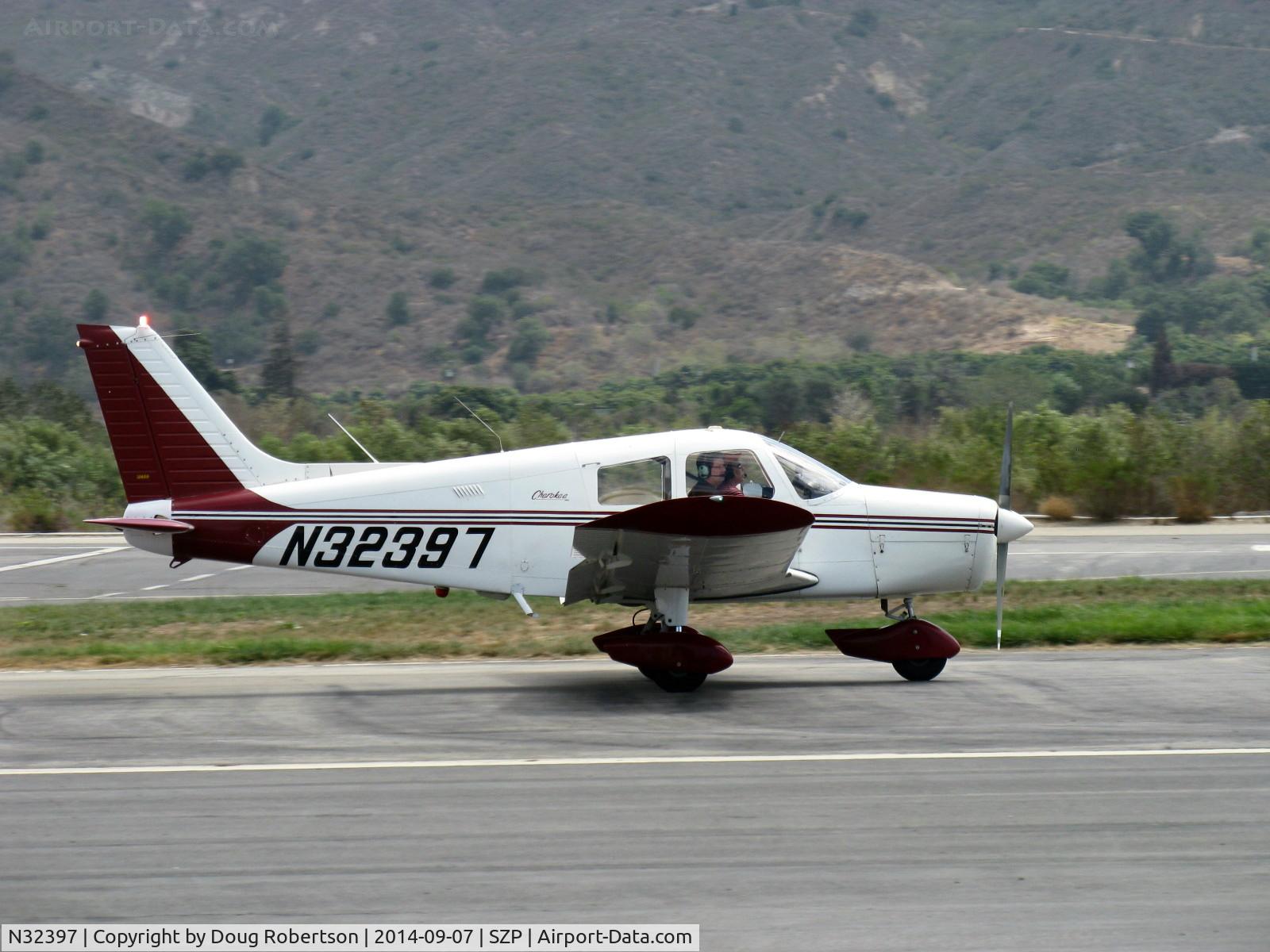 N32397, 1974 Piper PA-28-140 Cherokee C/N 28-7525062, 1974 Piper PA-28-140 CHEROKEE, Lycoming O-320-E2A 150 Hp, landing roll Rwy 22
