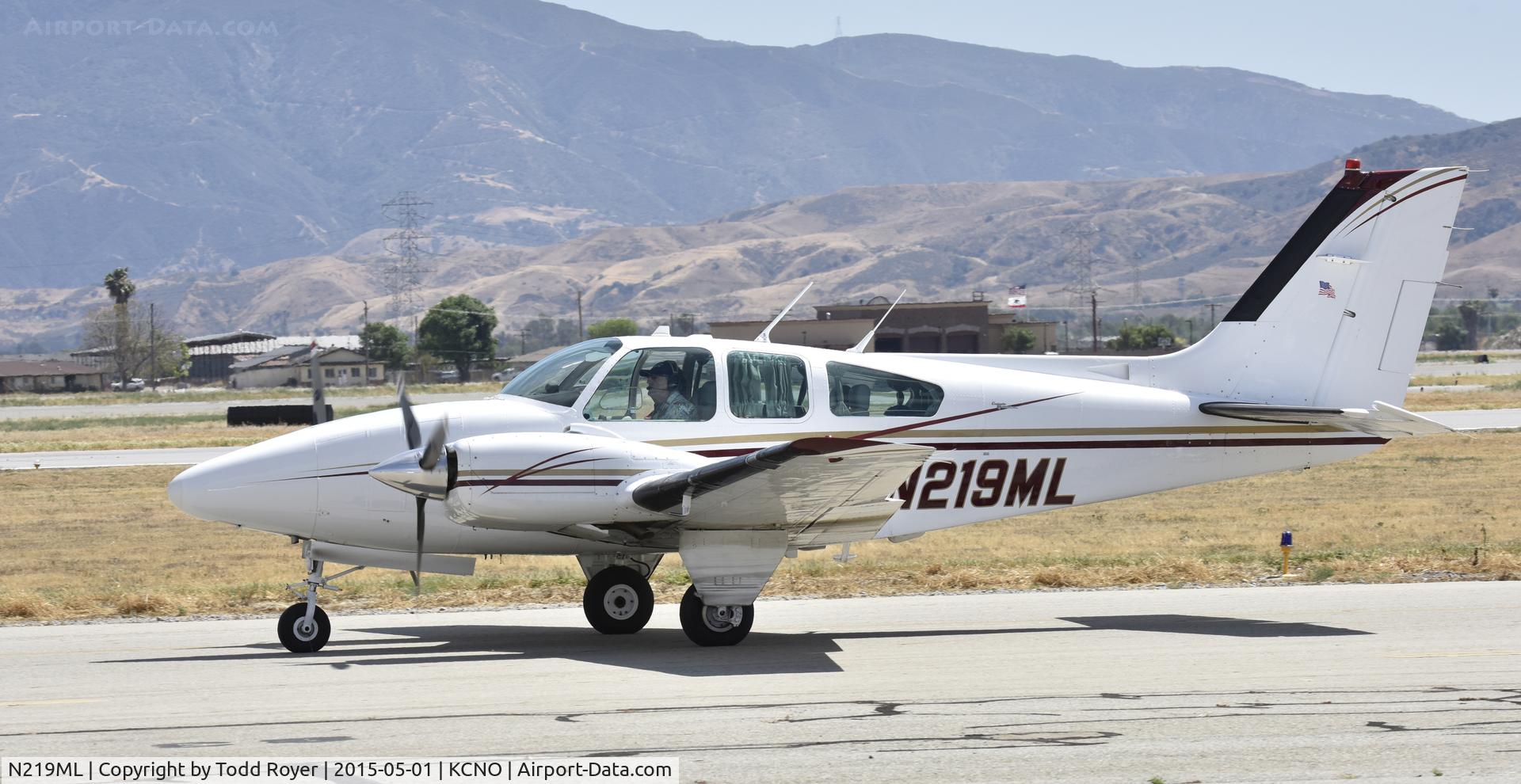 N219ML, 1966 Beech C55 Baron (95-C55) C/N TE-243, Taxiing for departure at Chino