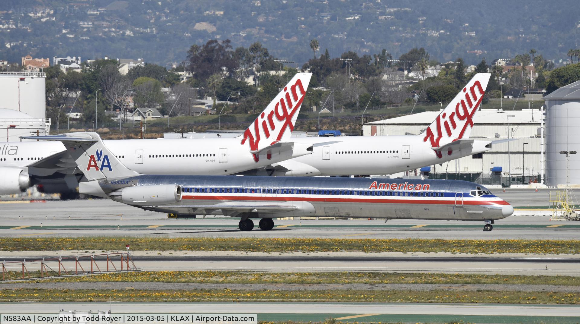 N583AA, 1991 McDonnell Douglas MD-82 (DC-9-82) C/N 53160, Taxiing to gate at LAX
