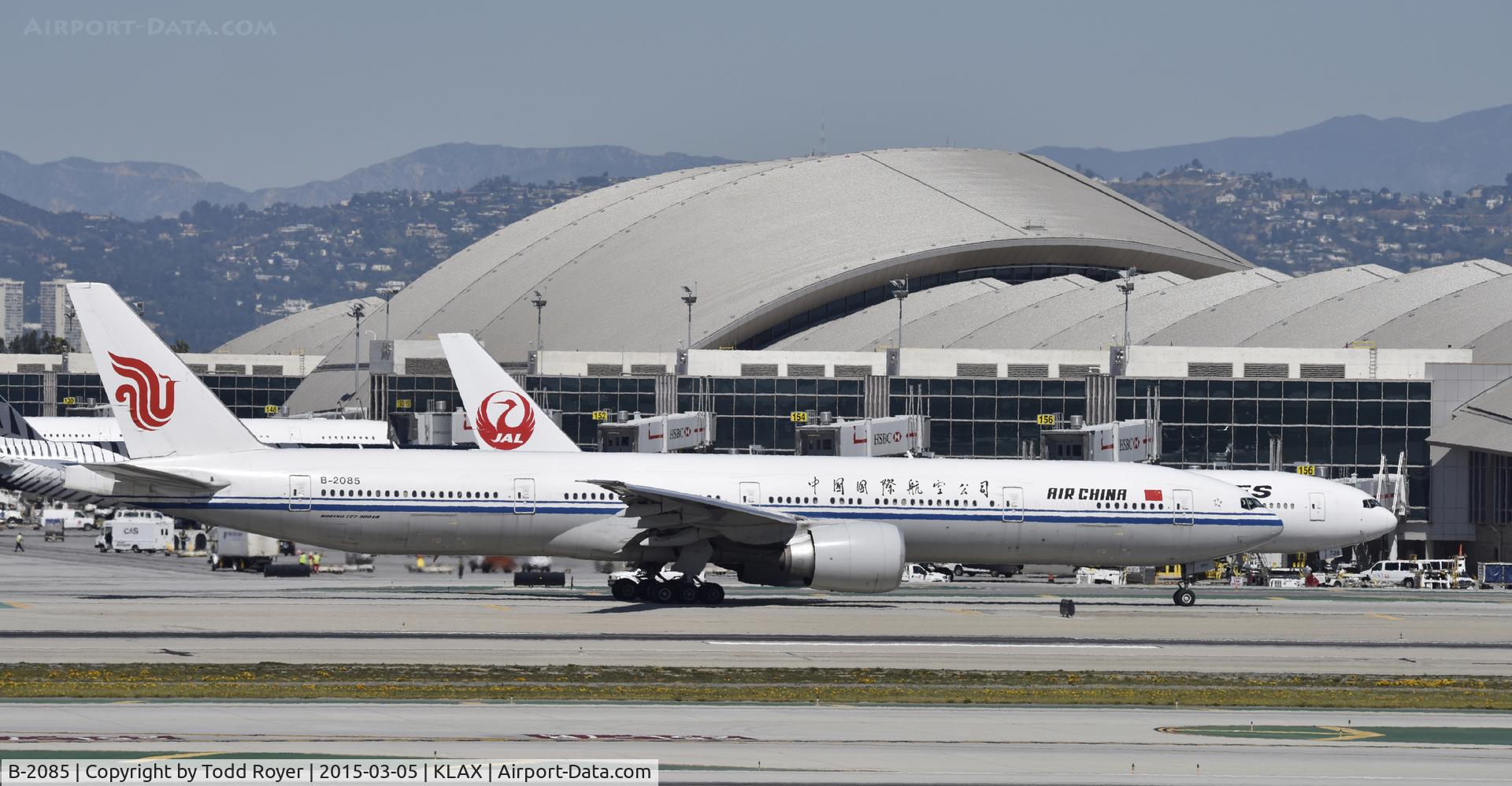 B-2085, 2011 Boeing 777-39L/ER C/N 38666, Taxiing for departure at LAX
