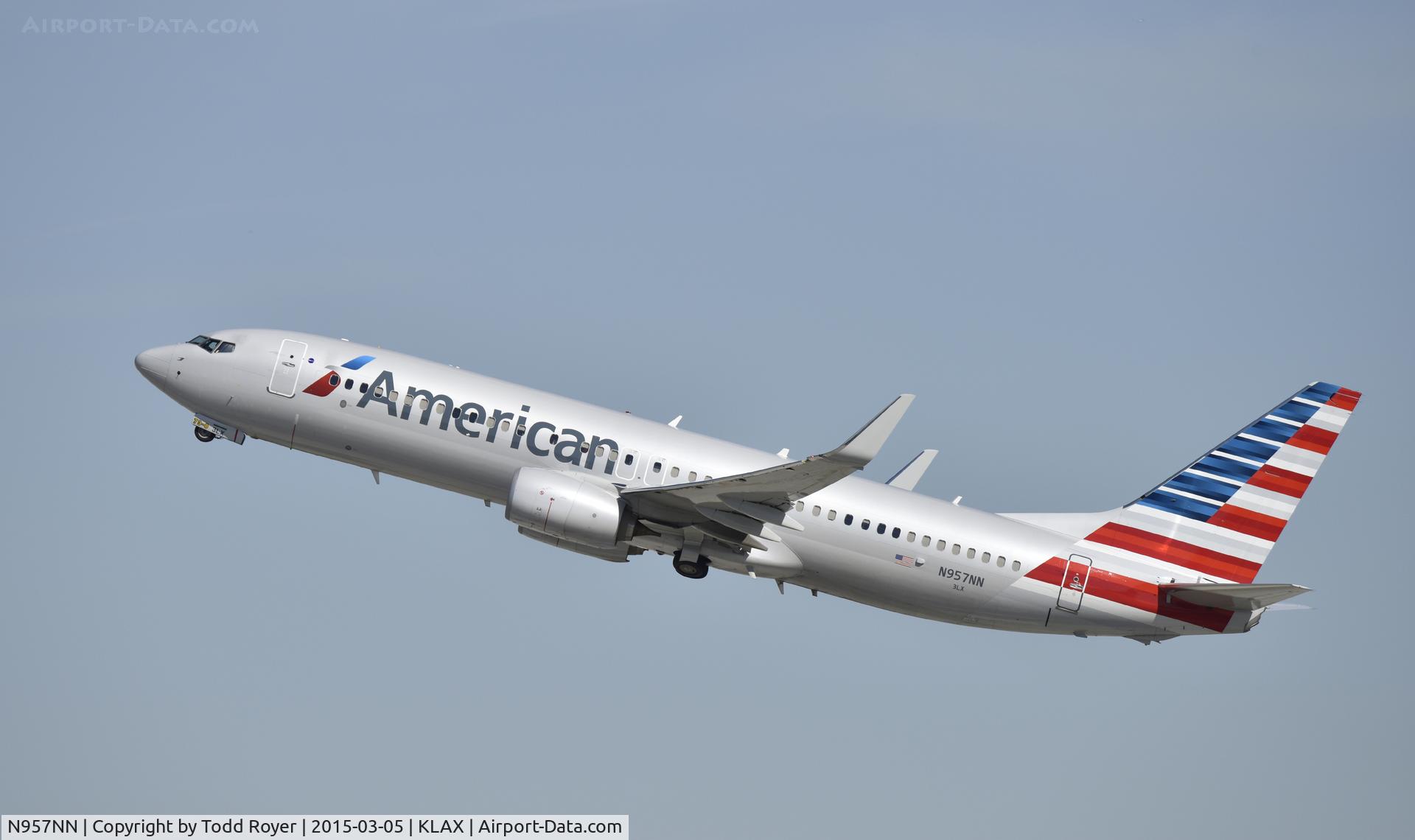 N957NN, 2014 Boeing 737-823 C/N 31202, Departing LAX