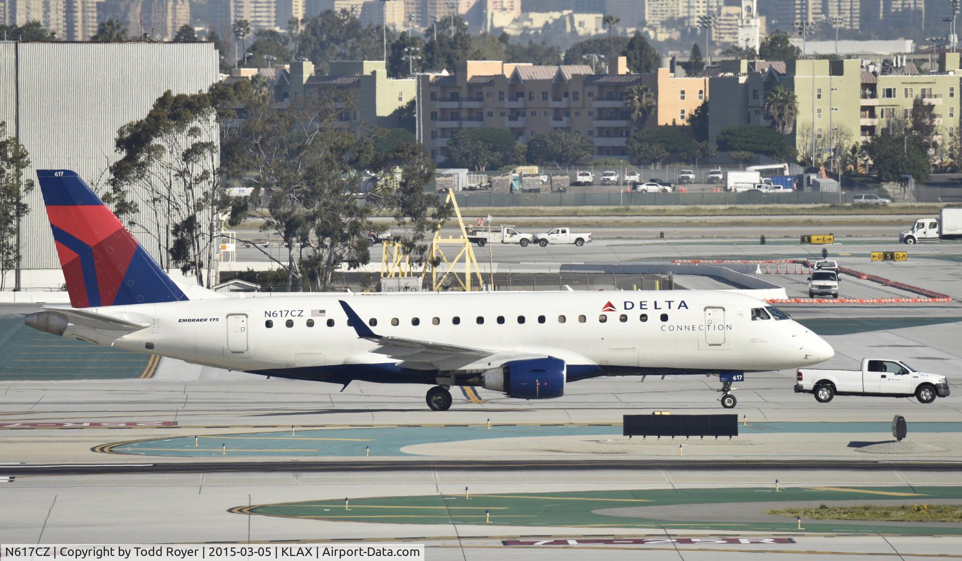 N617CZ, 2008 Embraer 175LR (ERJ-170-200LR) C/N 17000210, Taxiing to gate at LAX