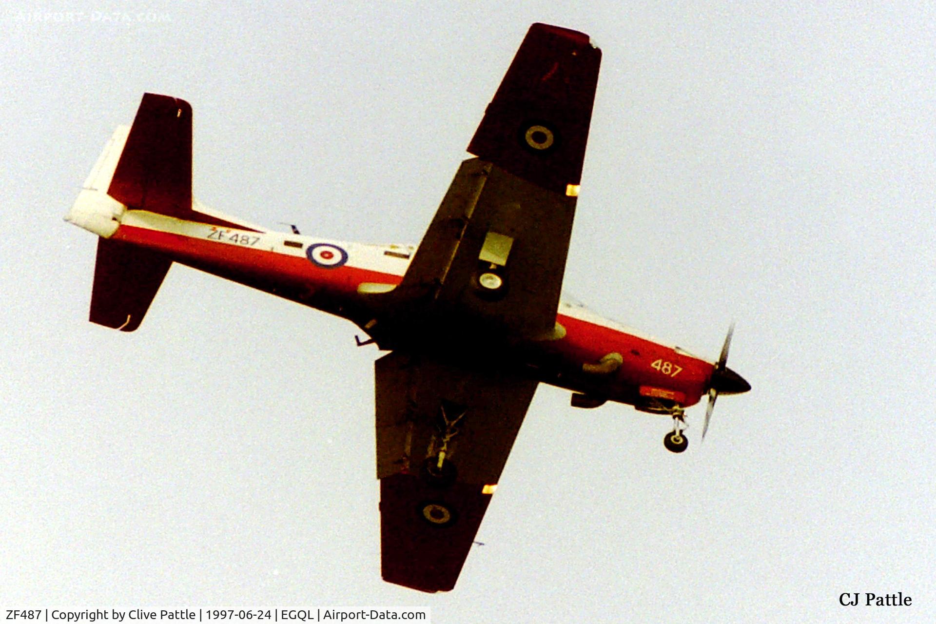 ZF487, 1992 Short S-312 Tucano T1 C/N S148/T119, Short finals to land at rwy 09 at RAF Leuchars EGQL