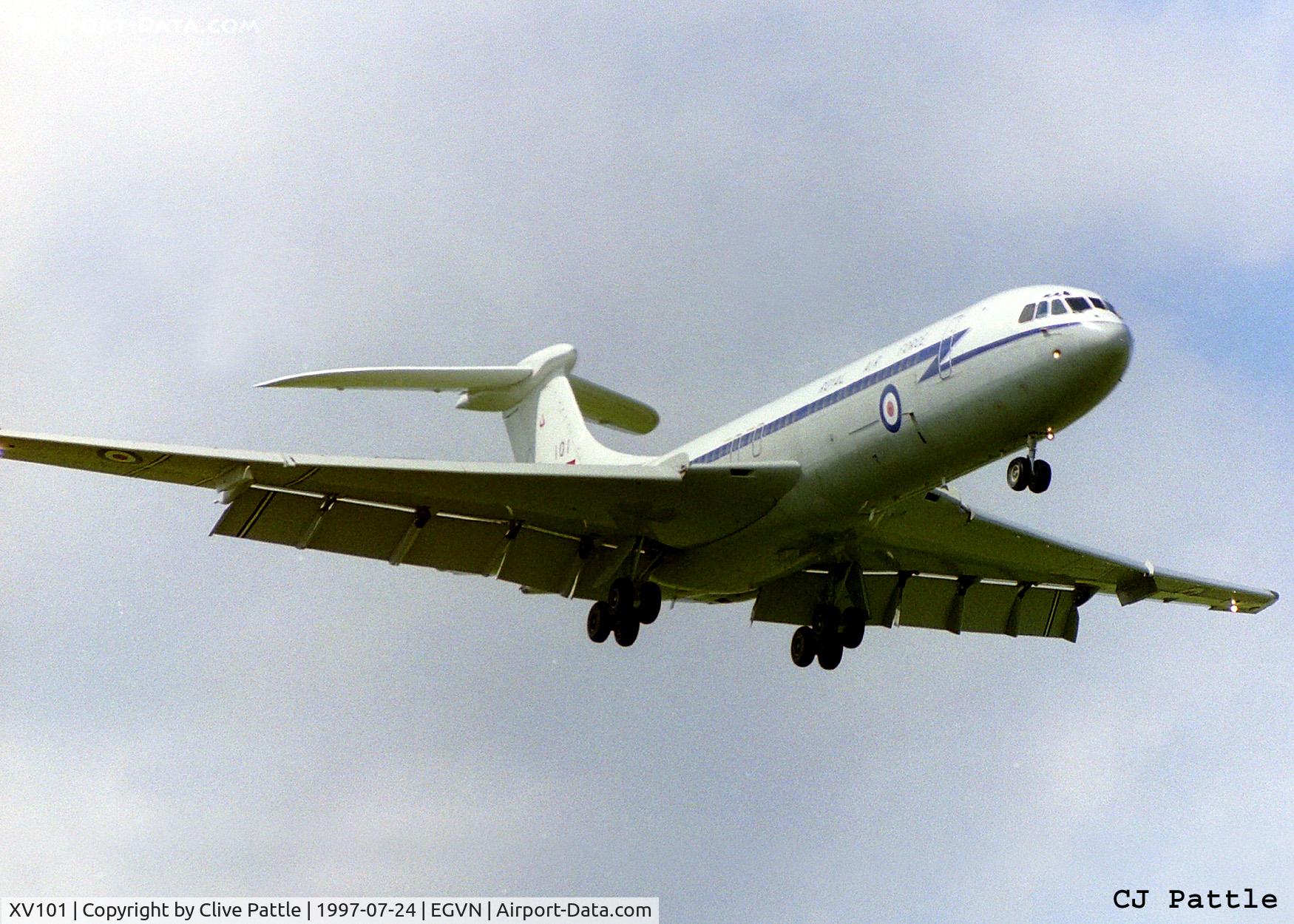 XV101, 1967 Vickers VC10 C.1K C/N 831, On finals to RAF Brize Norton EGVN