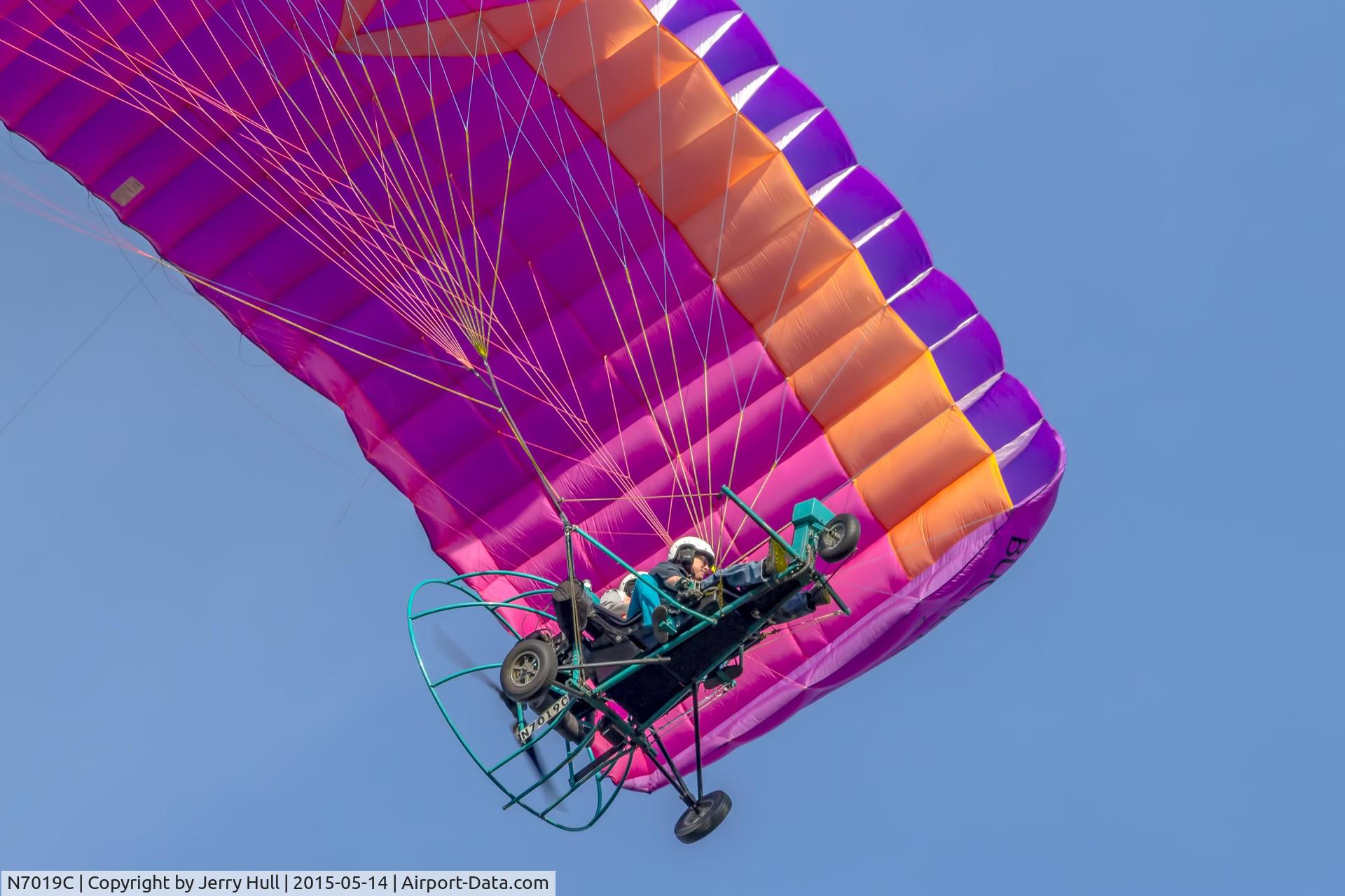 N7019C, 1996 Six Chuter SR2 C/N 96-1487-2, This couple having a lovely evening flying over Clayton, Delaware this evening.  The view must be breathtaking.