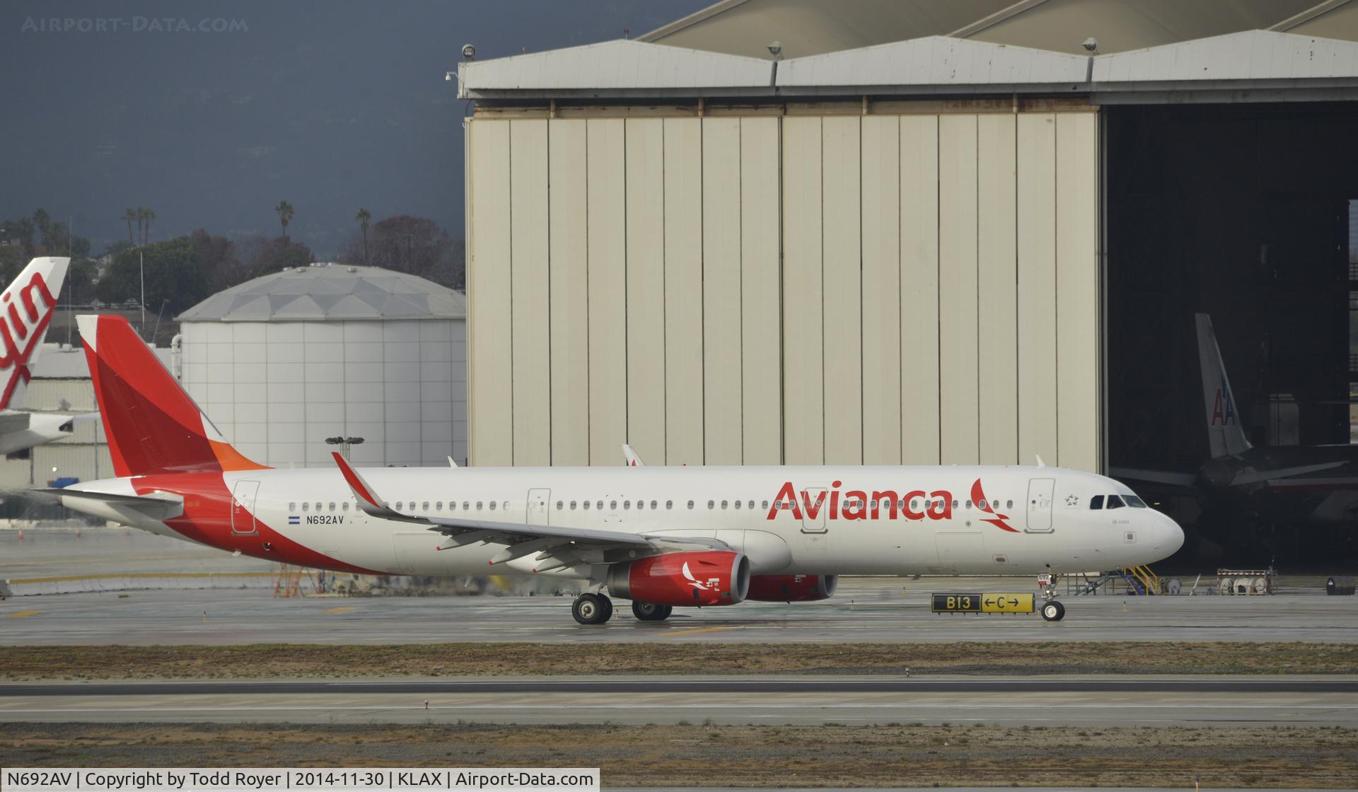 N692AV, 2014 Airbus A321-231 C/N 5936, Taxiing to gate at LAX