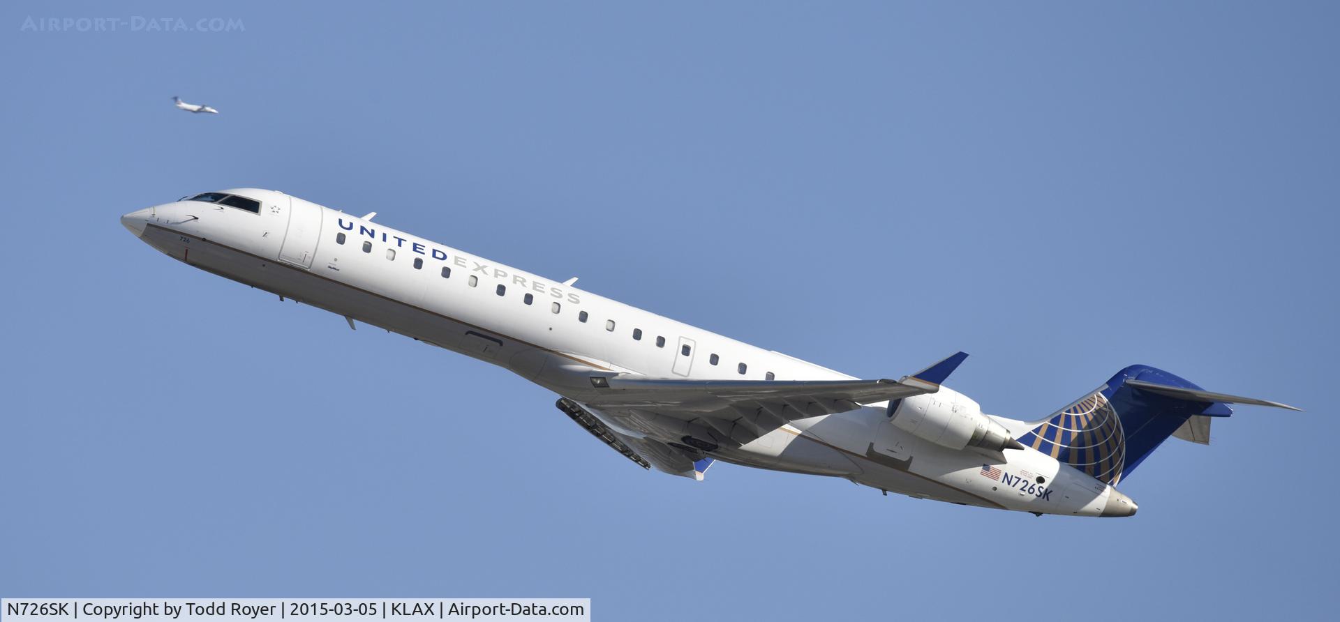 N726SK, 2005 Bombardier CRJ-701ER (CL-600-2C10) Regional Jet C/N 10190, Departing LAX