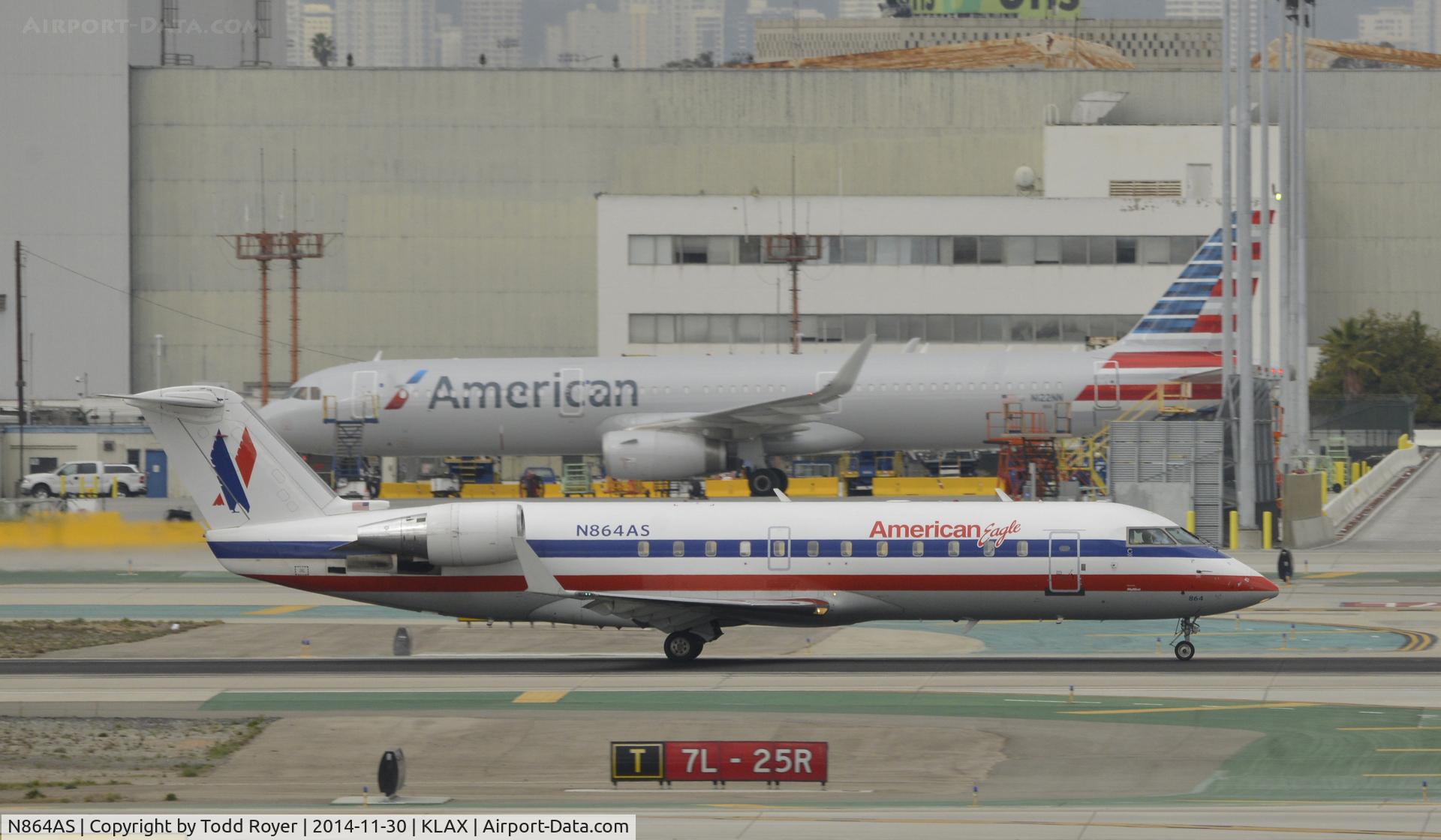 N864AS, 2001 Bombardier CRJ-200ER (CL-600-2B19) C/N 7502, Departing LAX