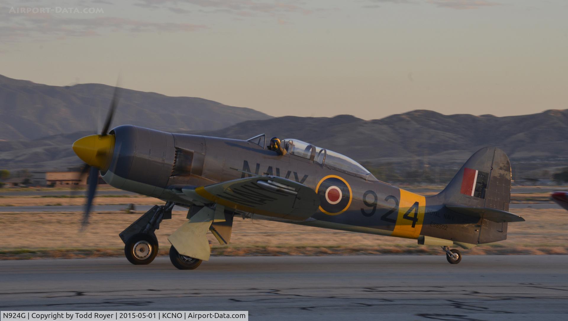 N924G, 1954 Hawker Sea Fury T.20 C/N ES.8502, Taxiing at Chino