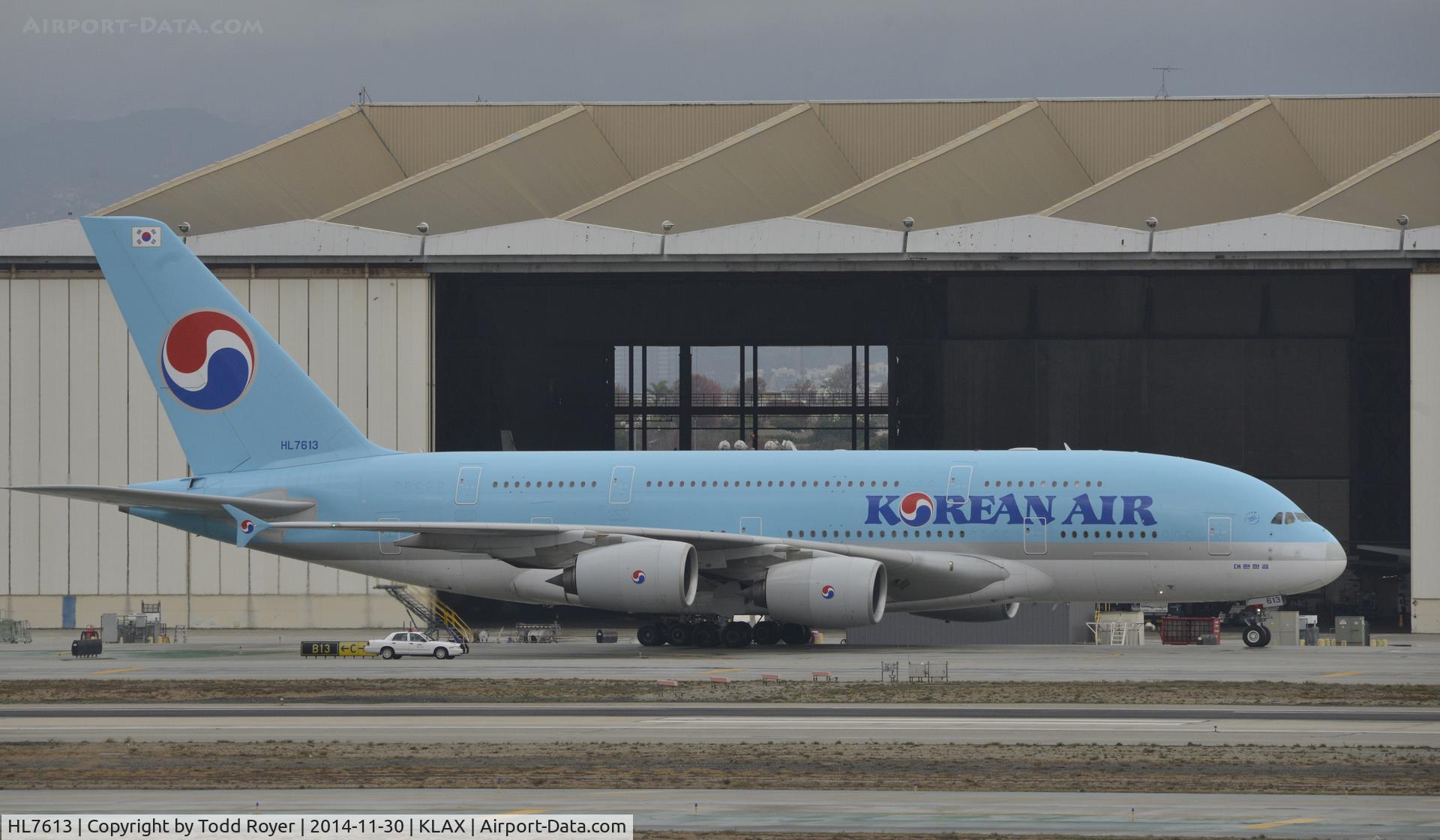 HL7613, 2010 Airbus A380-861 C/N 059, Taxiing to gate