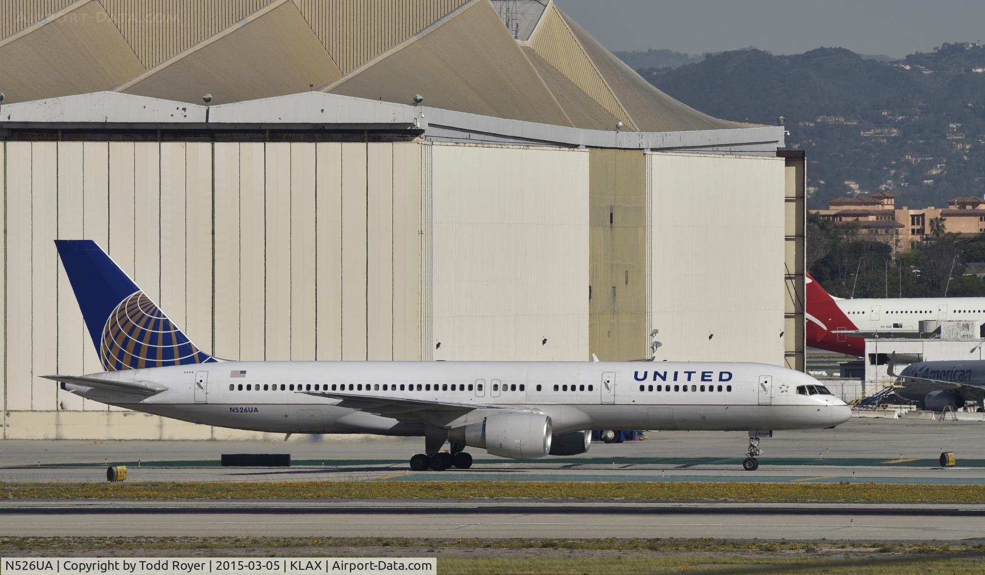 N526UA, 1991 Boeing 757-222 C/N 24994, Taxiing to gate at LAX