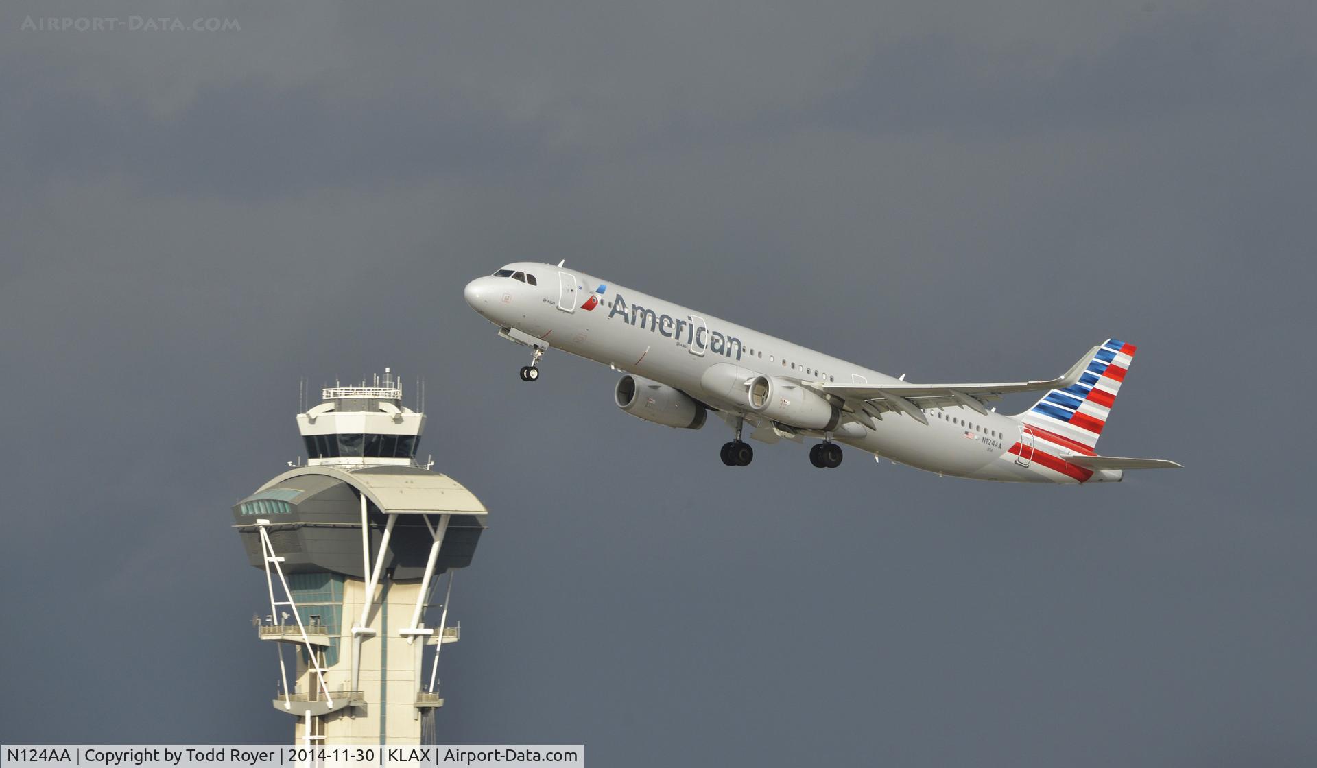 N124AA, 2014 Airbus A321-231 C/N 6271, Departing LAX