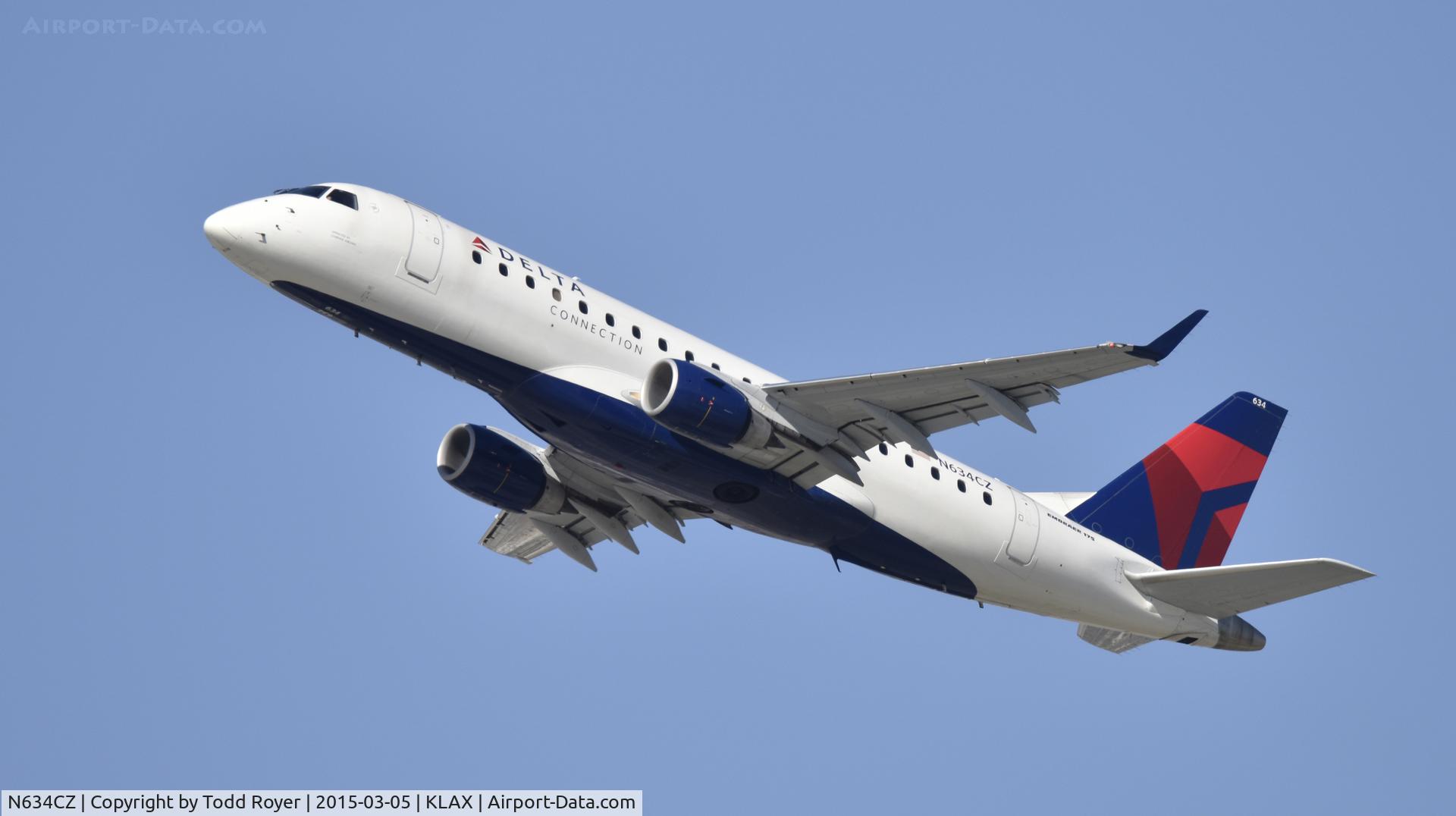 N634CZ, 2008 Embraer 175LR (ERJ-170-200LR) C/N 17000246, Departing LAX