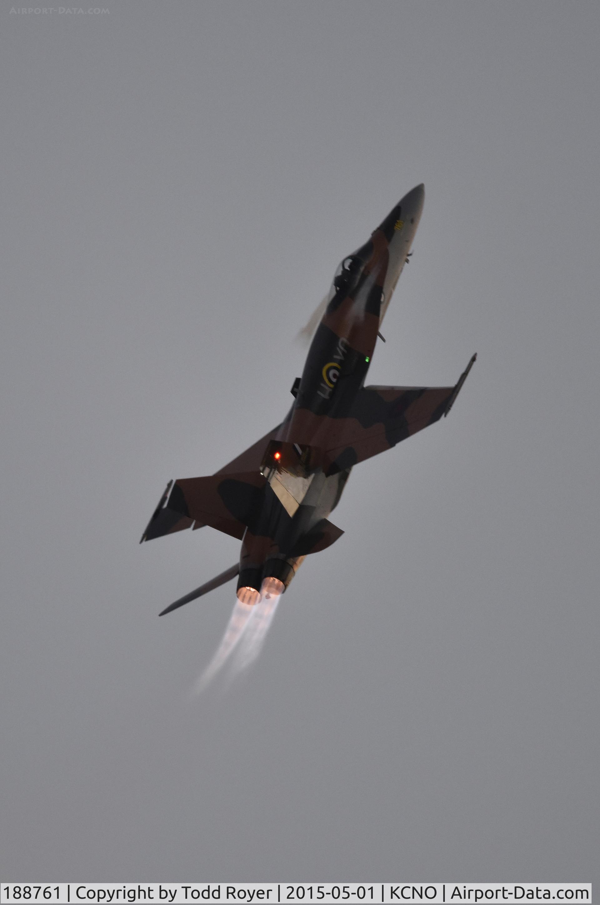 188761, 1986 McDonnell Douglas CF-188A Hornet C/N 417/A346, Flying at the 2015 Planes of Fame Airshow