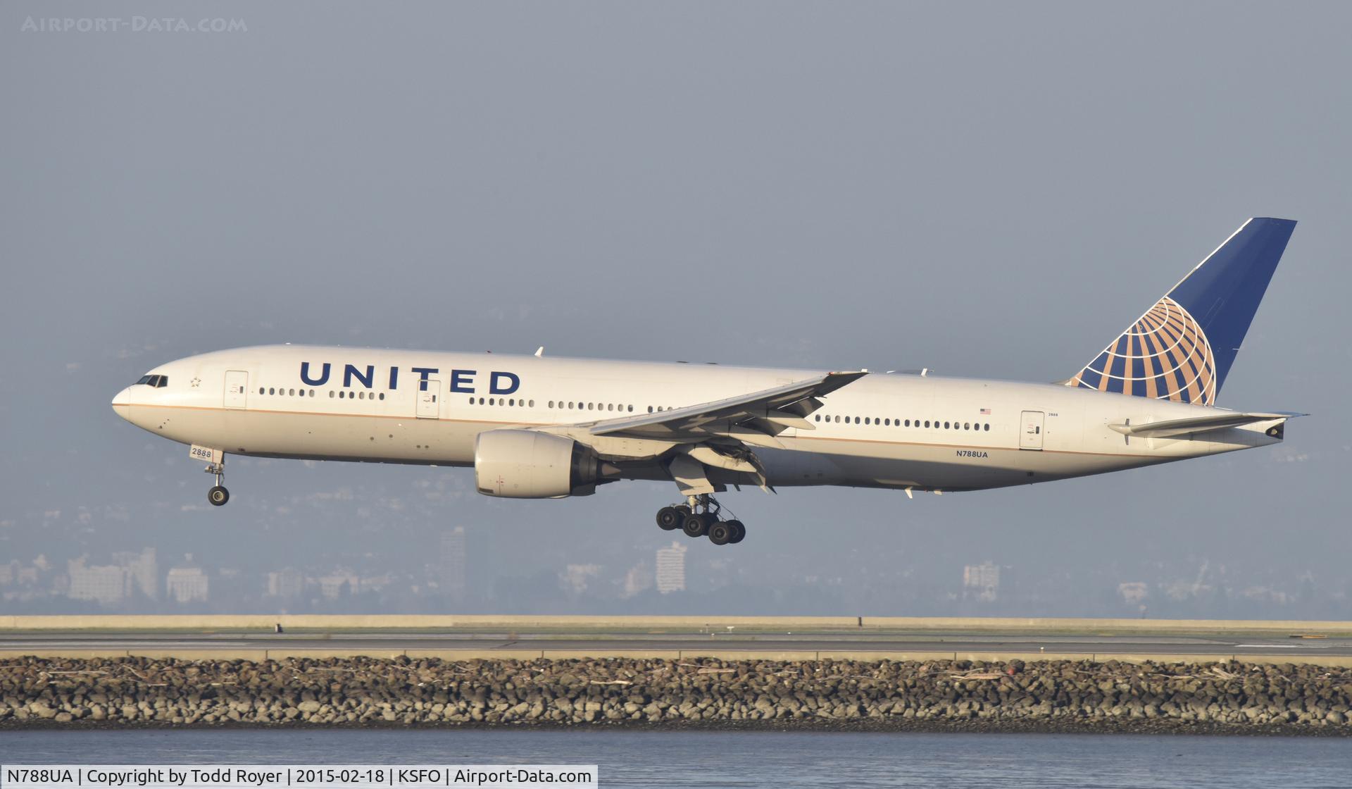 N788UA, 1997 Boeing 777-222 C/N 26942, Landing at SFO