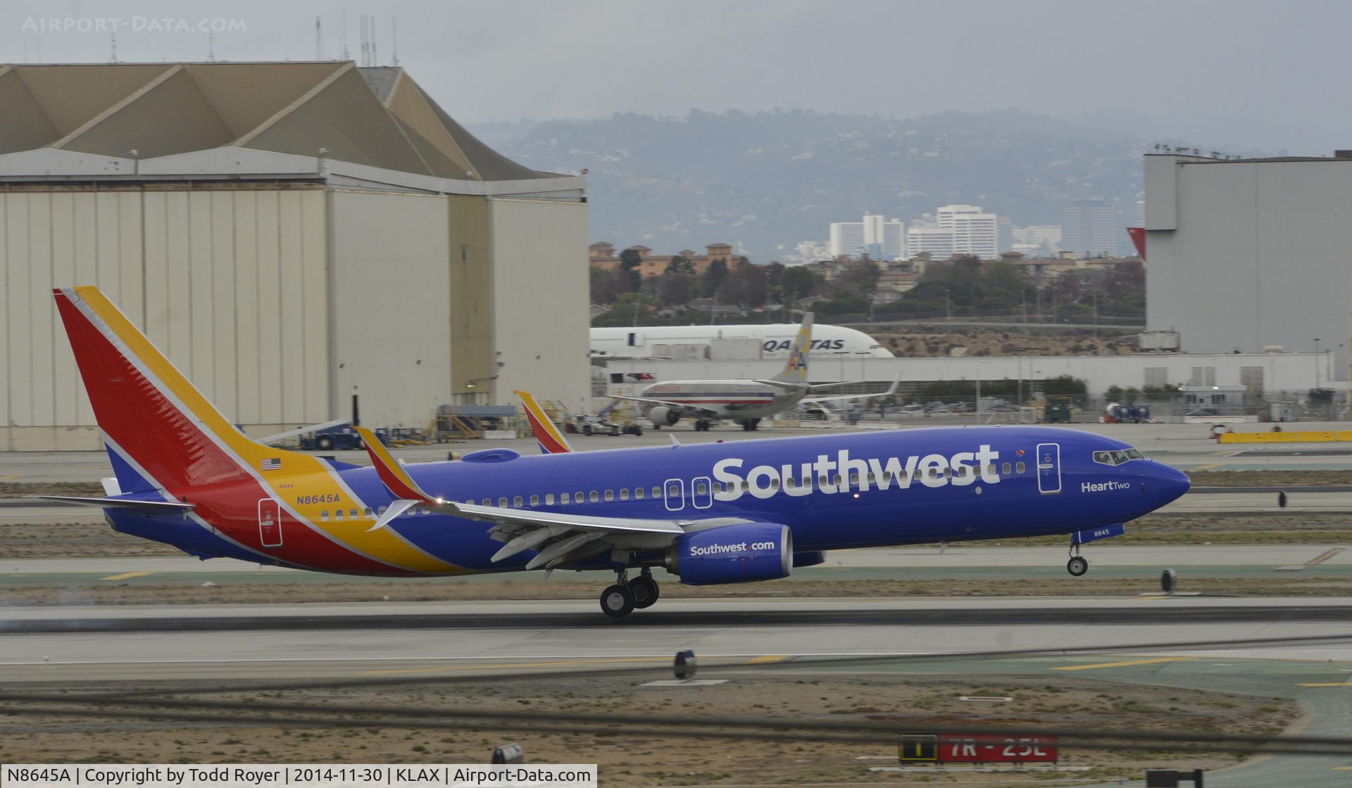 N8645A, 2014 Boeing 737-8H4 C/N 36907, Landing at LAX on 7R