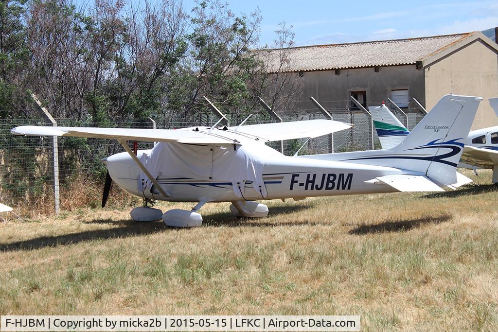 F-HJBM, 2011 Cessna 172S Skyhawk C/N 172S11112, Parked